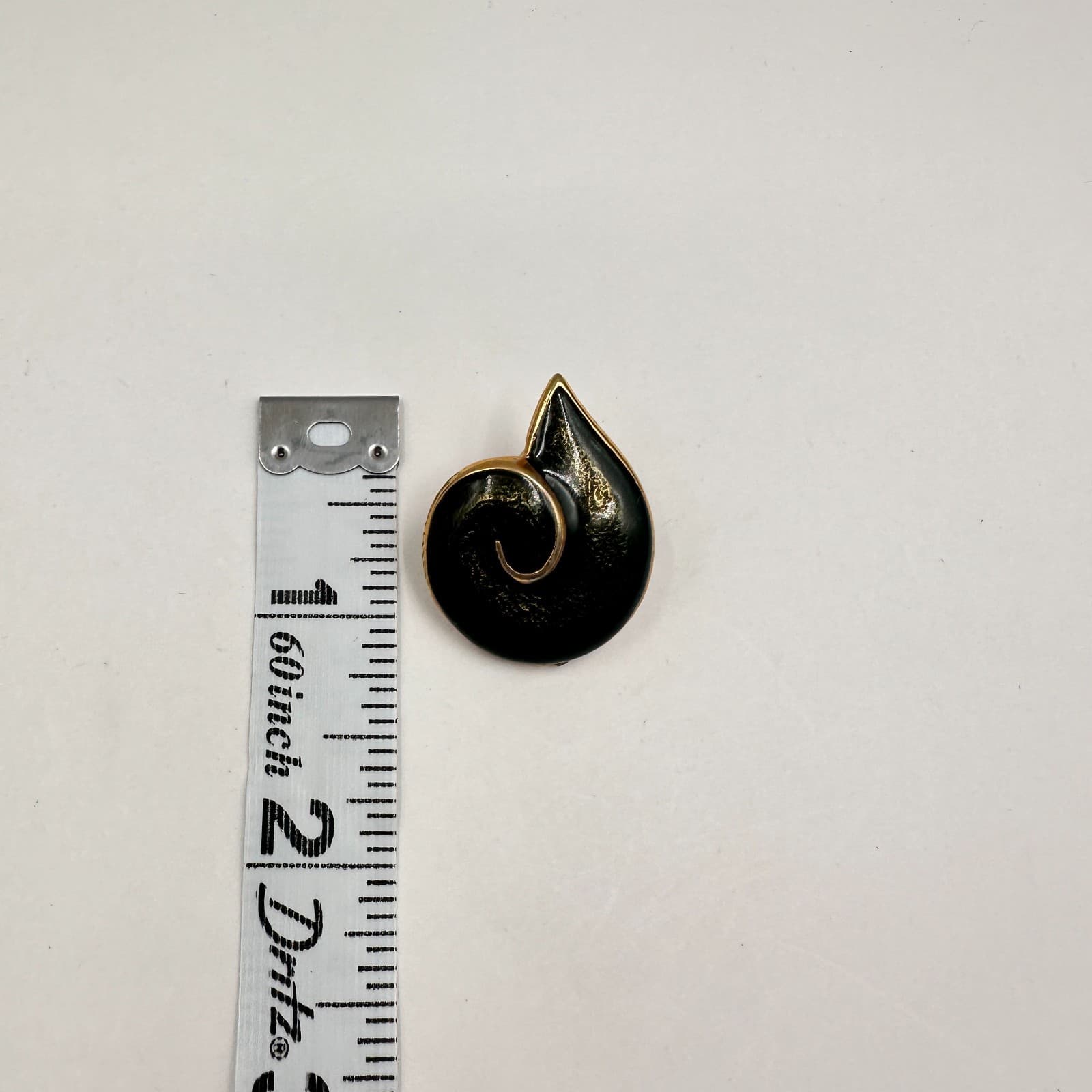 Vintage 80s Black Enamel Gold Tone Swirl Seashell Pierced Stud Earrings Jewelry - Thumbnail 7