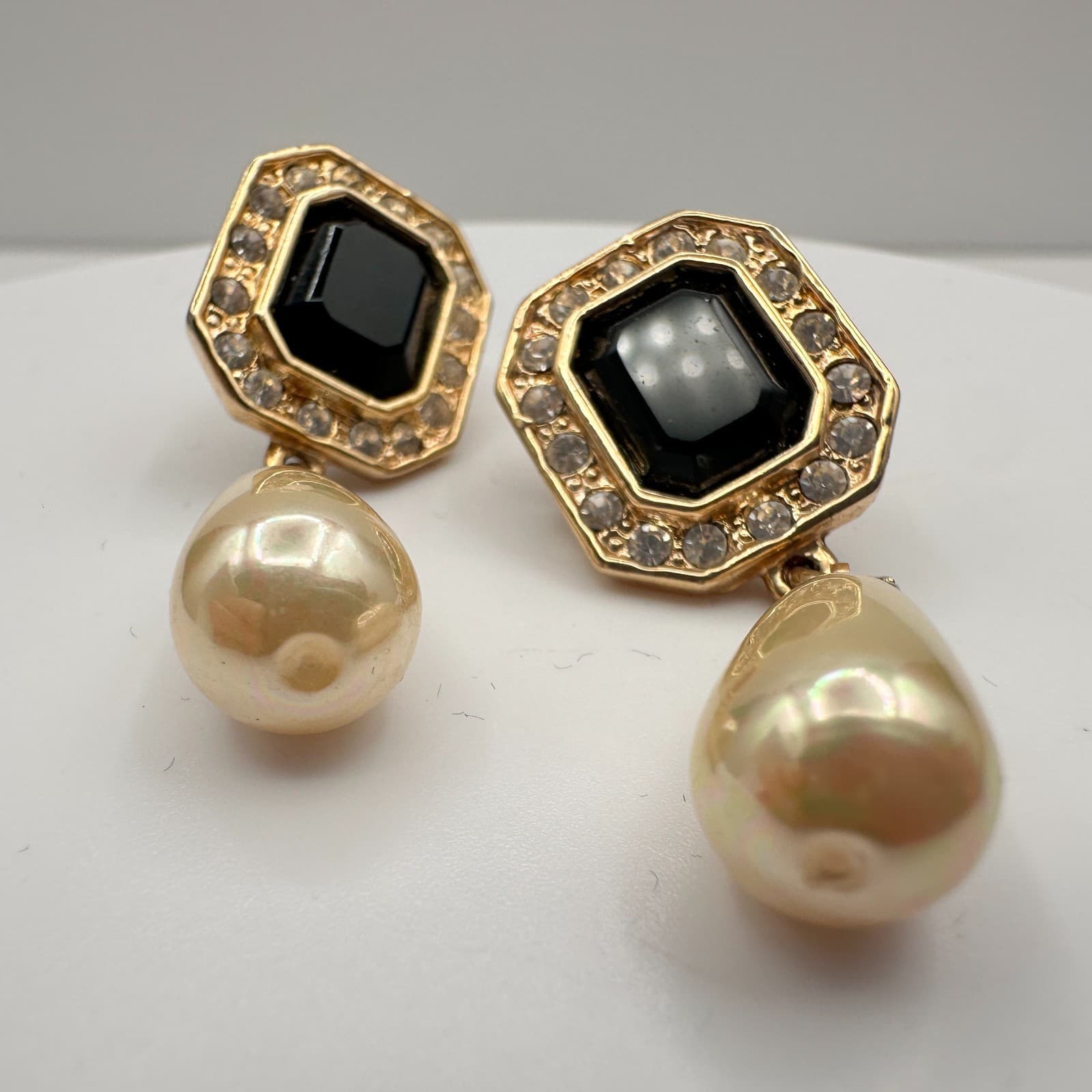 Vintage 90s Roman Gold Tone Black Onyx Glass Crystal Faux Pearl Dangle Earrings - Thumbnail 3