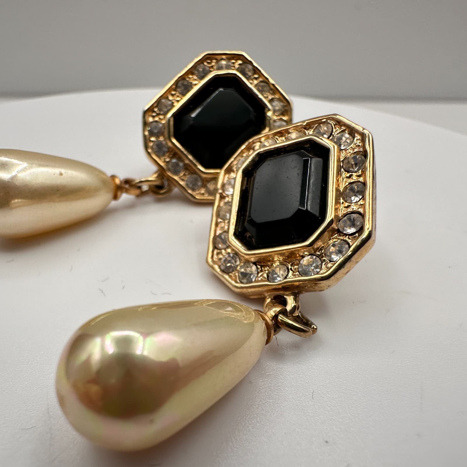 Vintage 90s Roman Gold Tone Black Onyx Glass Crystal Faux Pearl Dangle Earrings - Thumbnail 4