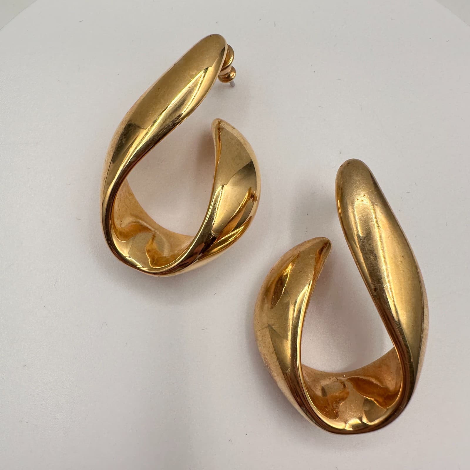 Vintage 90s Puffy Gold Tone Curled Ribbon Hoop Earrings Women's Classic Jewelry - Thumbnail 2
