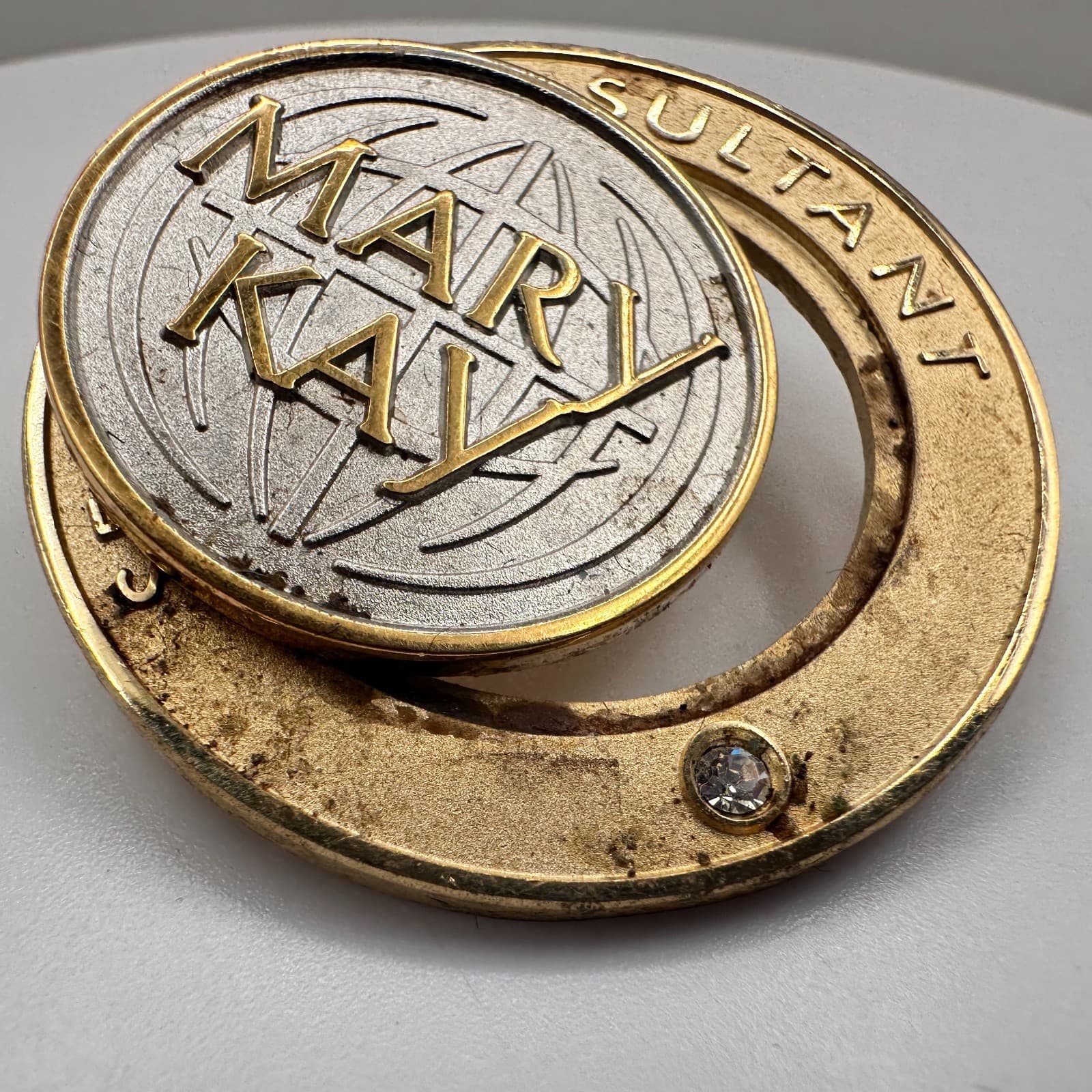 Vintage 90s Mary Kay Senior Consultant Gold Tone Crystal Reward Lapel Pin - Thumbnail 3