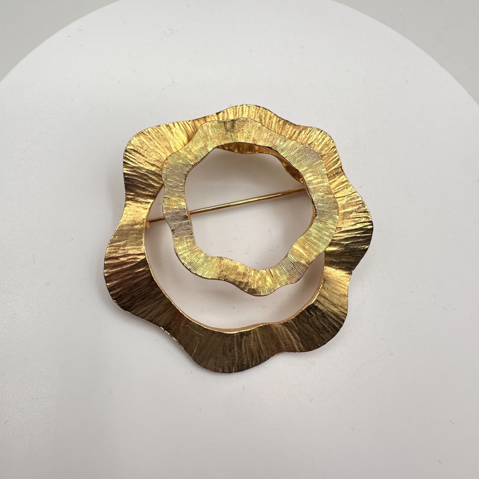 Vintage 80s Gold Tone Abstract Wavy Circle Brooch Pin Textured Double Layer - Image 1