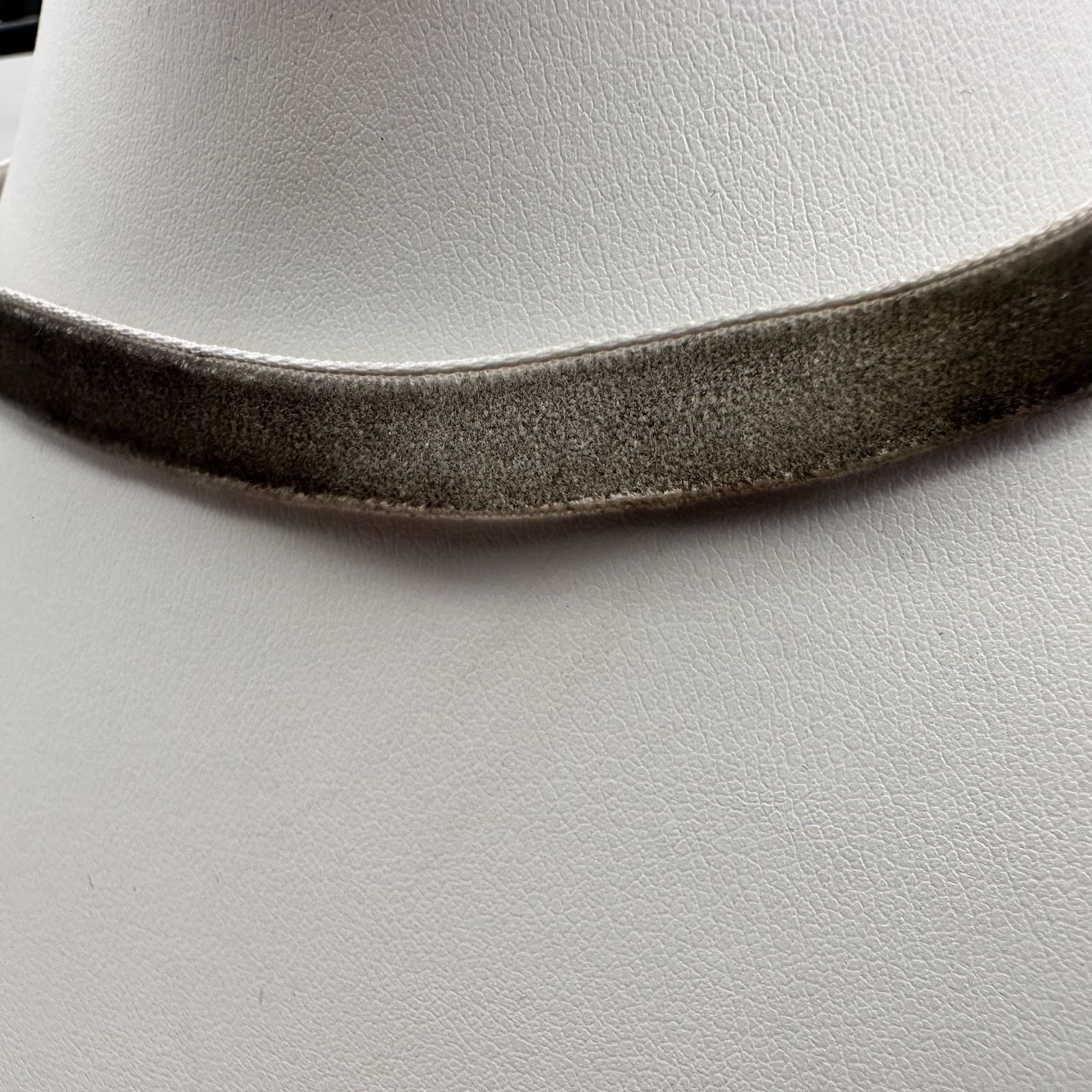 Vintage Y2K Grey Velvet Choker Necklace Silver Tone Adjustable Women's Jewelry - Thumbnail 4