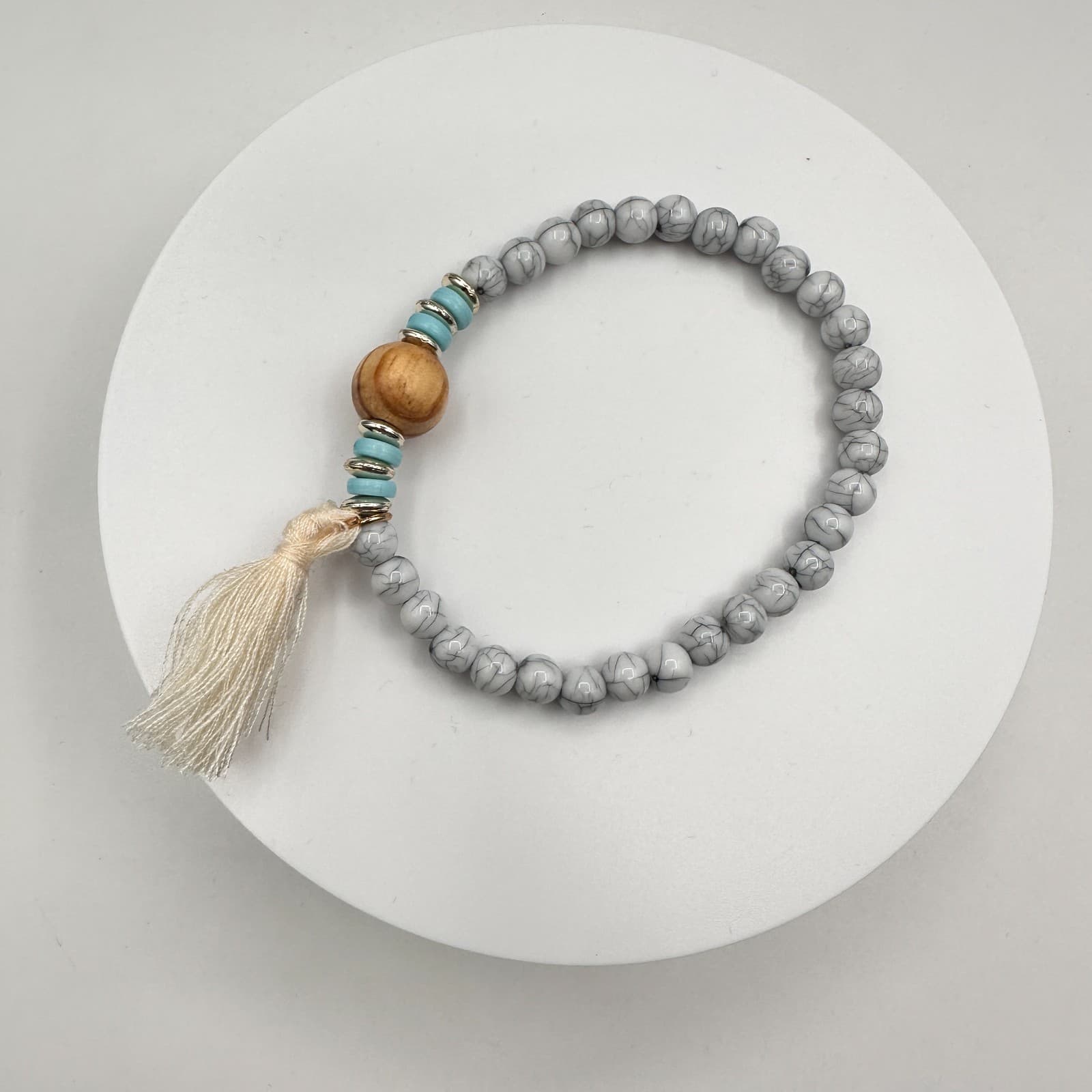 Vintage 90s White Howlite Beaded Bracelet Tassel Wooden Women's Classic Jewelry - Image 1