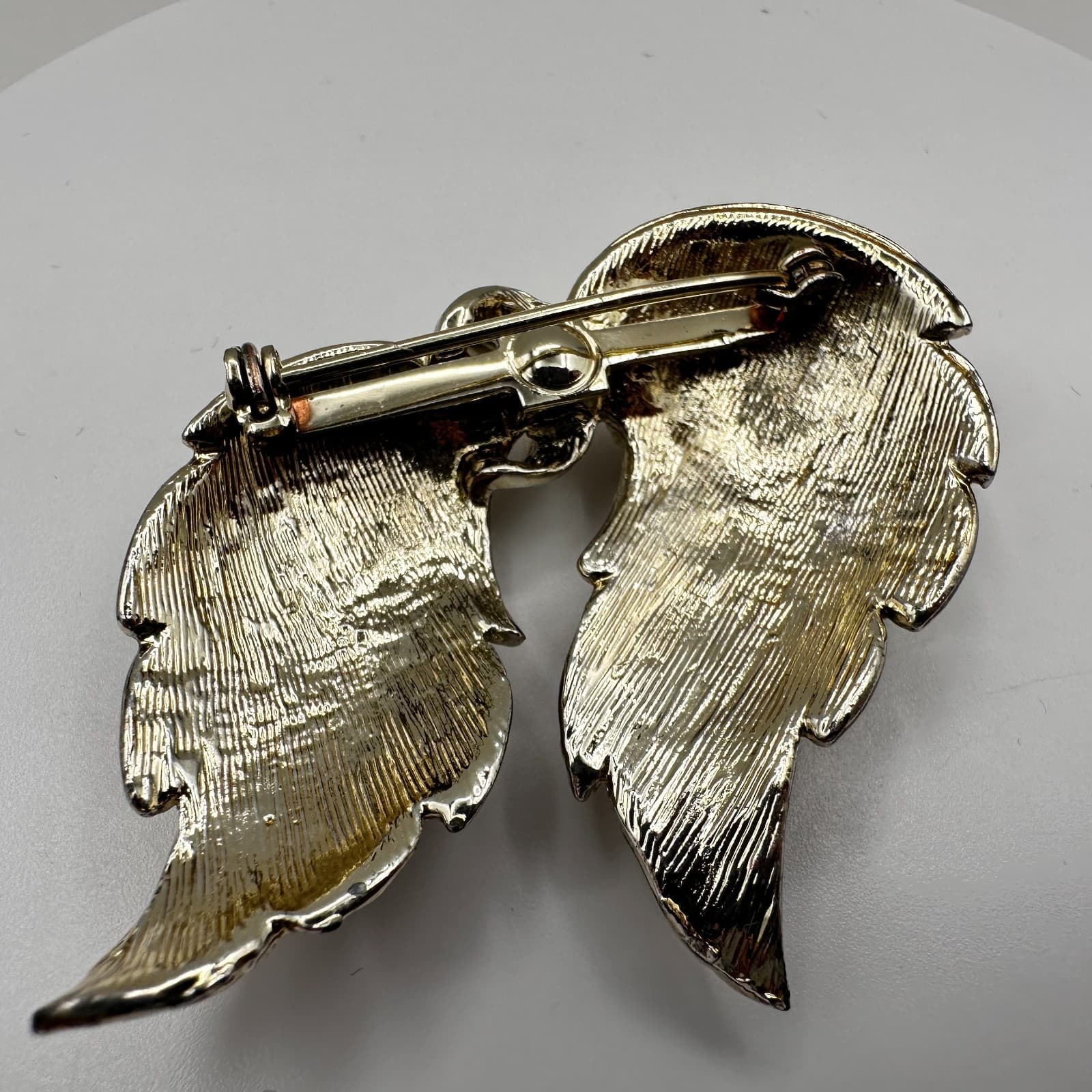 Vintage 80s Gold Tone Textured Feather Wing Brooch Pin Statement Fashion Jewelry - Thumbnail 6