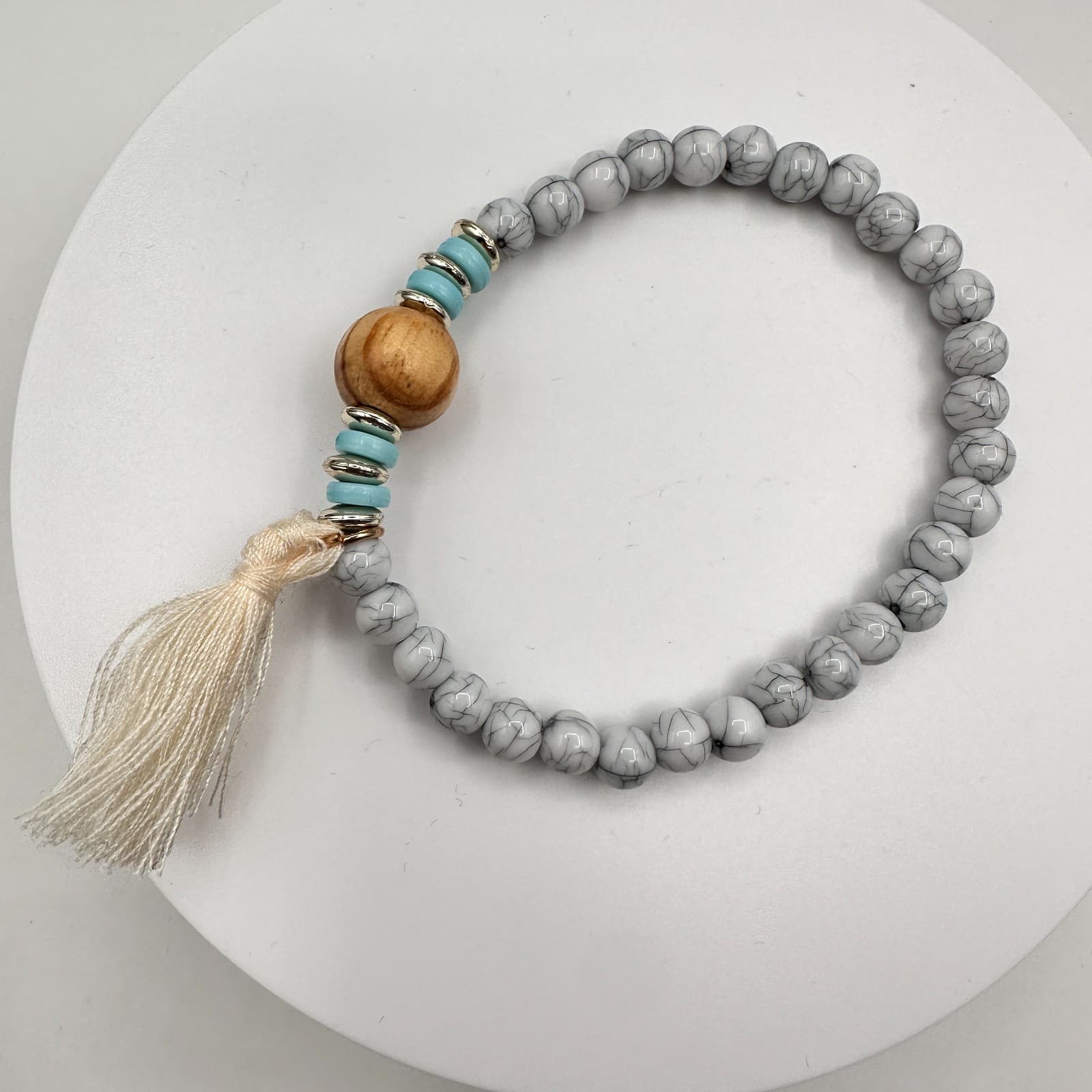 Vintage 90s White Howlite Beaded Bracelet Tassel Wooden Women's Classic Jewelry - Thumbnail 2