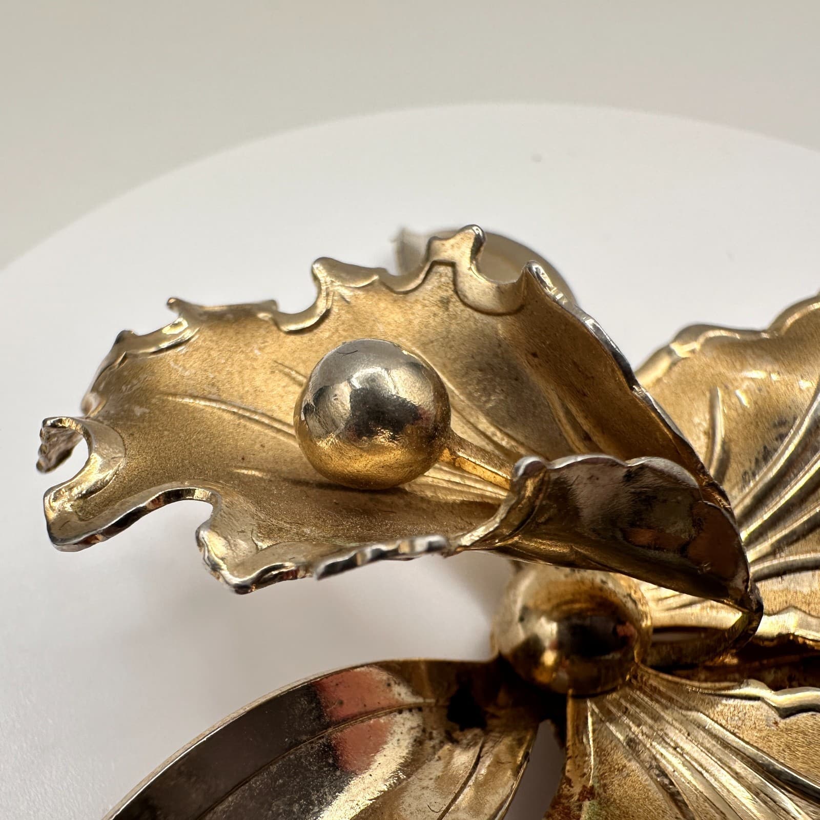 Vintage 90s Gold-Tone Flower Brooch Pin Statement Women's Classic Jewelry - Thumbnail 4