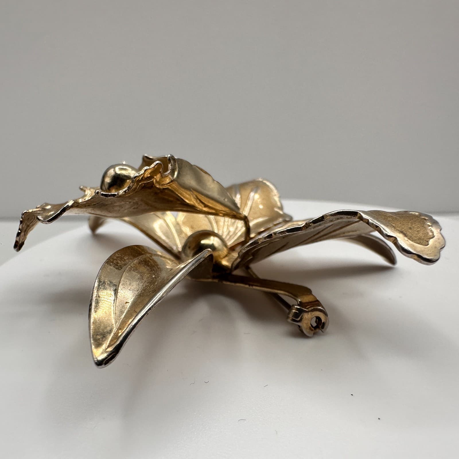 Vintage 90s Gold-Tone Flower Brooch Pin Statement Women's Classic Jewelry - Thumbnail 5