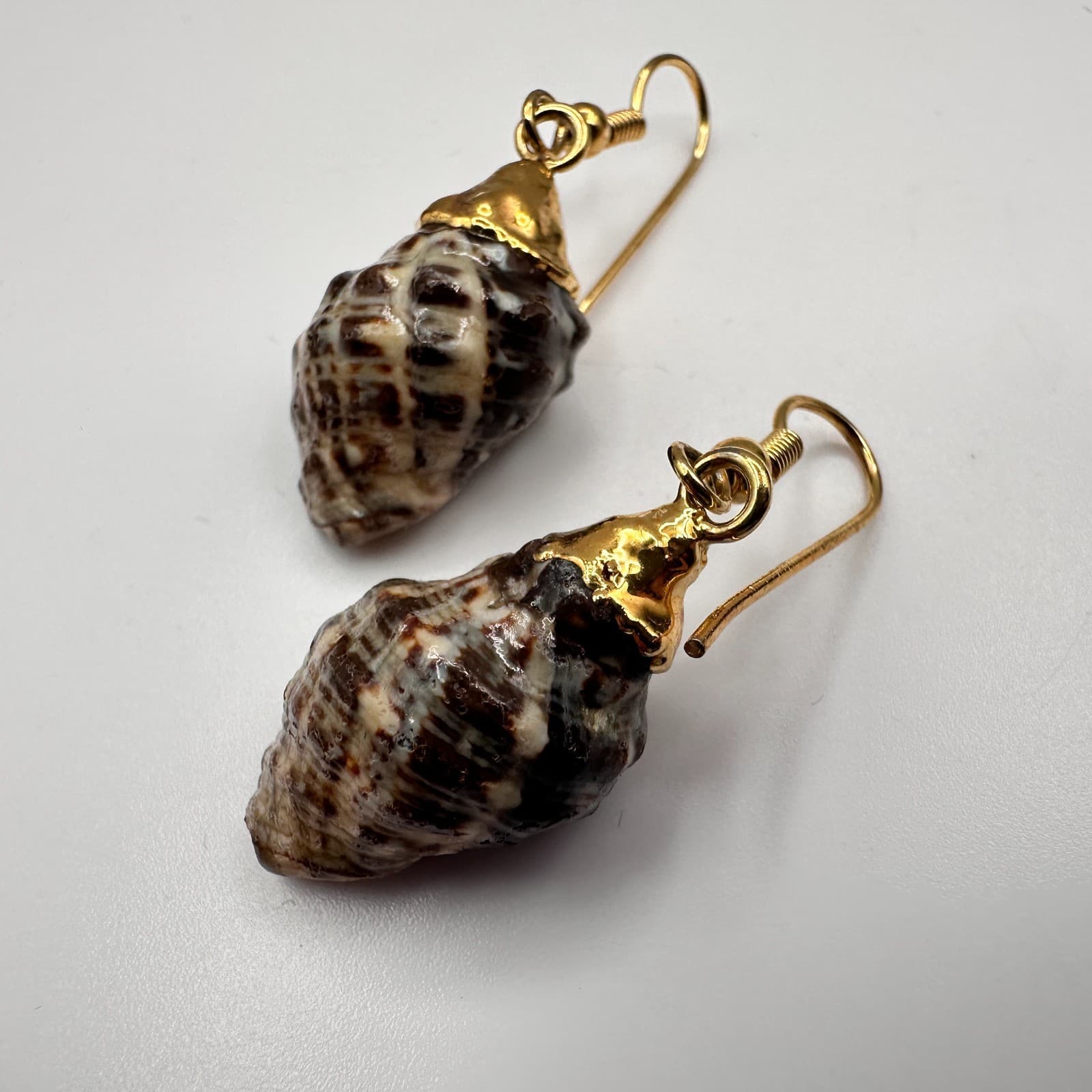 Vintage 90s Sea Shell Dangle Earrings Gold Tone Beach Women's Classic Jewelry - Thumbnail 4
