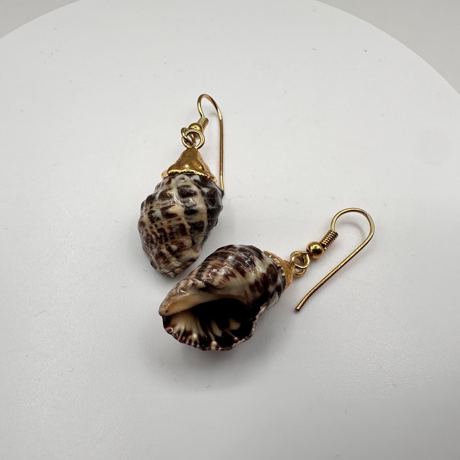 Vintage 90s Sea Shell Dangle Earrings Gold Tone Beach Women's Classic Jewelry - Thumbnail 7