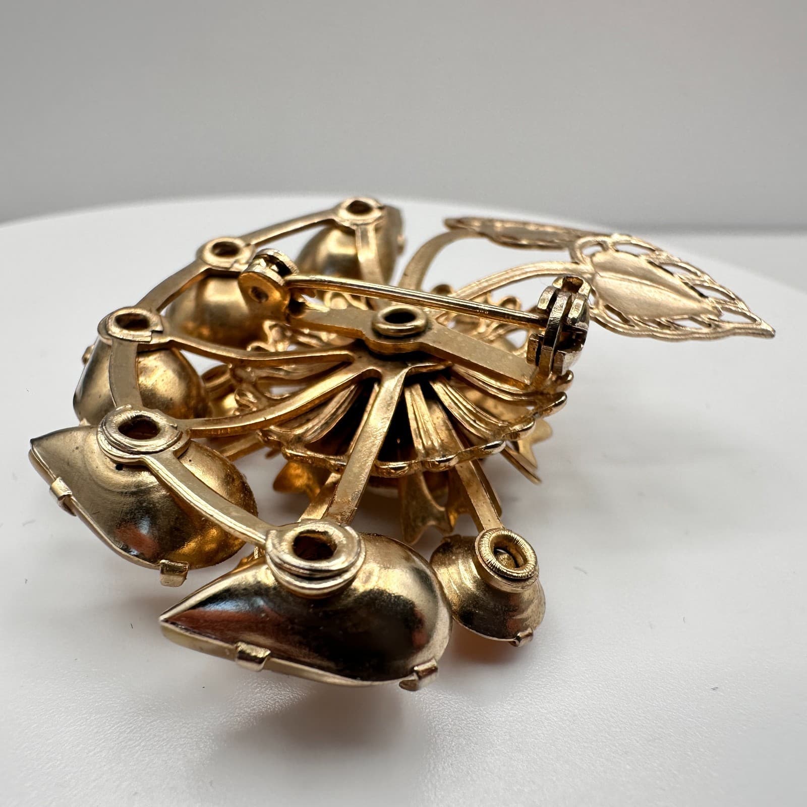 Vintage 80s Gold Tone Floral Brooch Pin Amber Rhinestone Cream Cabochon Jewelry - Thumbnail 6