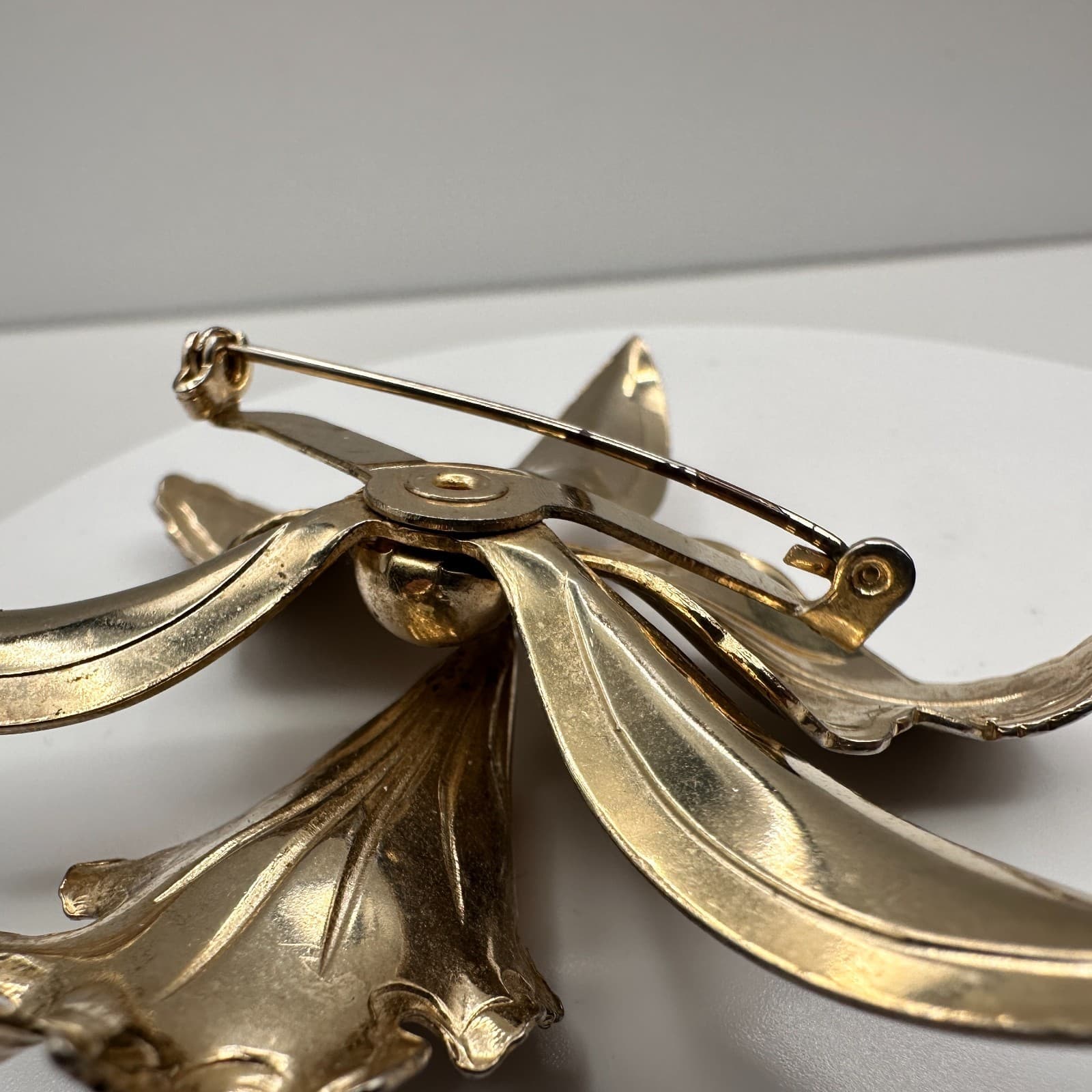 Vintage 90s Gold-Tone Flower Brooch Pin Statement Women's Classic Jewelry - Thumbnail 6