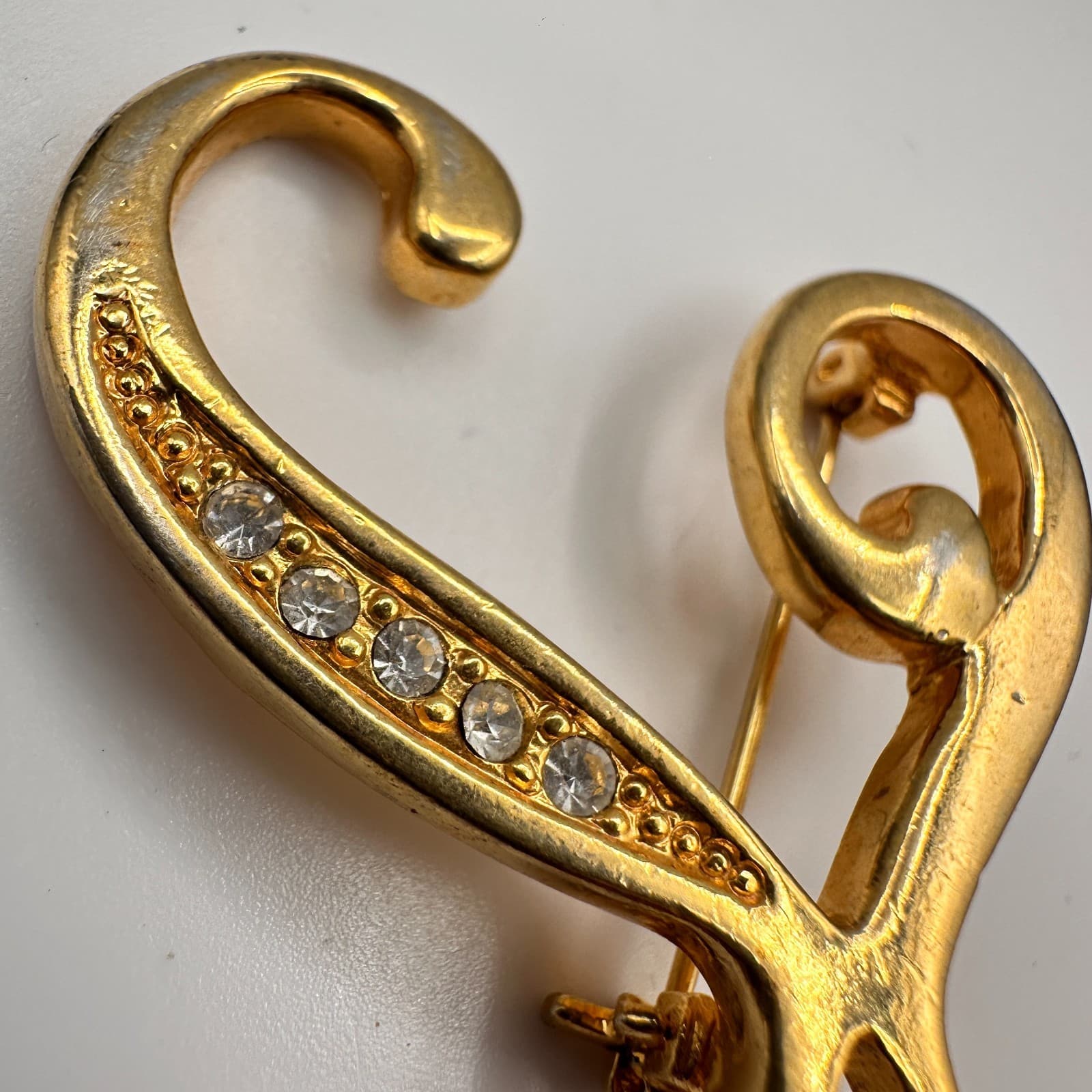 Vintage 80s Gold Tone Swirl Heart Brooch Pin Clear Rhinestone Statement Jewelry - Thumbnail 4