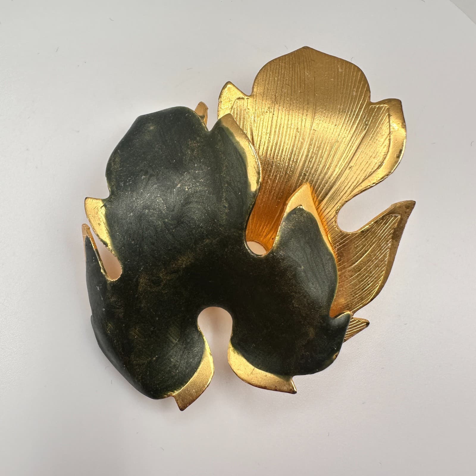 Vintage 80s Gold Tone Brutalist Leaf Textured Brooch Pin Statement Jewelry - Thumbnail 2