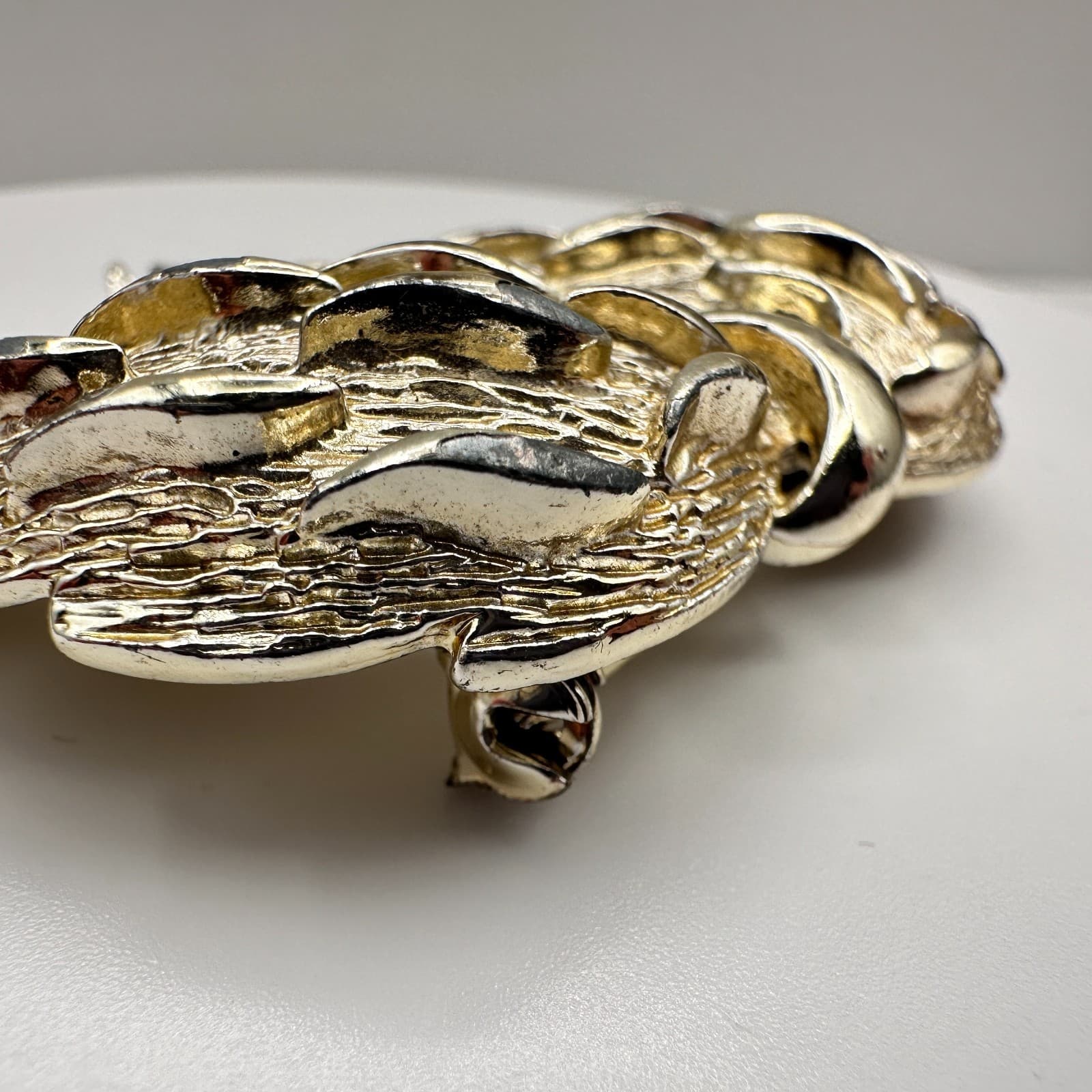 Vintage 80s Gold Tone Textured Feather Wing Brooch Pin Statement Fashion Jewelry - Thumbnail 5