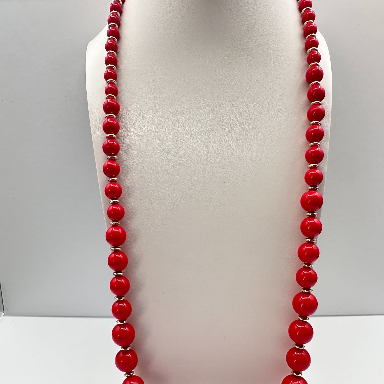 Vintage 80s Red Resin Bead Statement Necklace Gold Tone Spacers Fashion Jewelry - Thumbnail 5