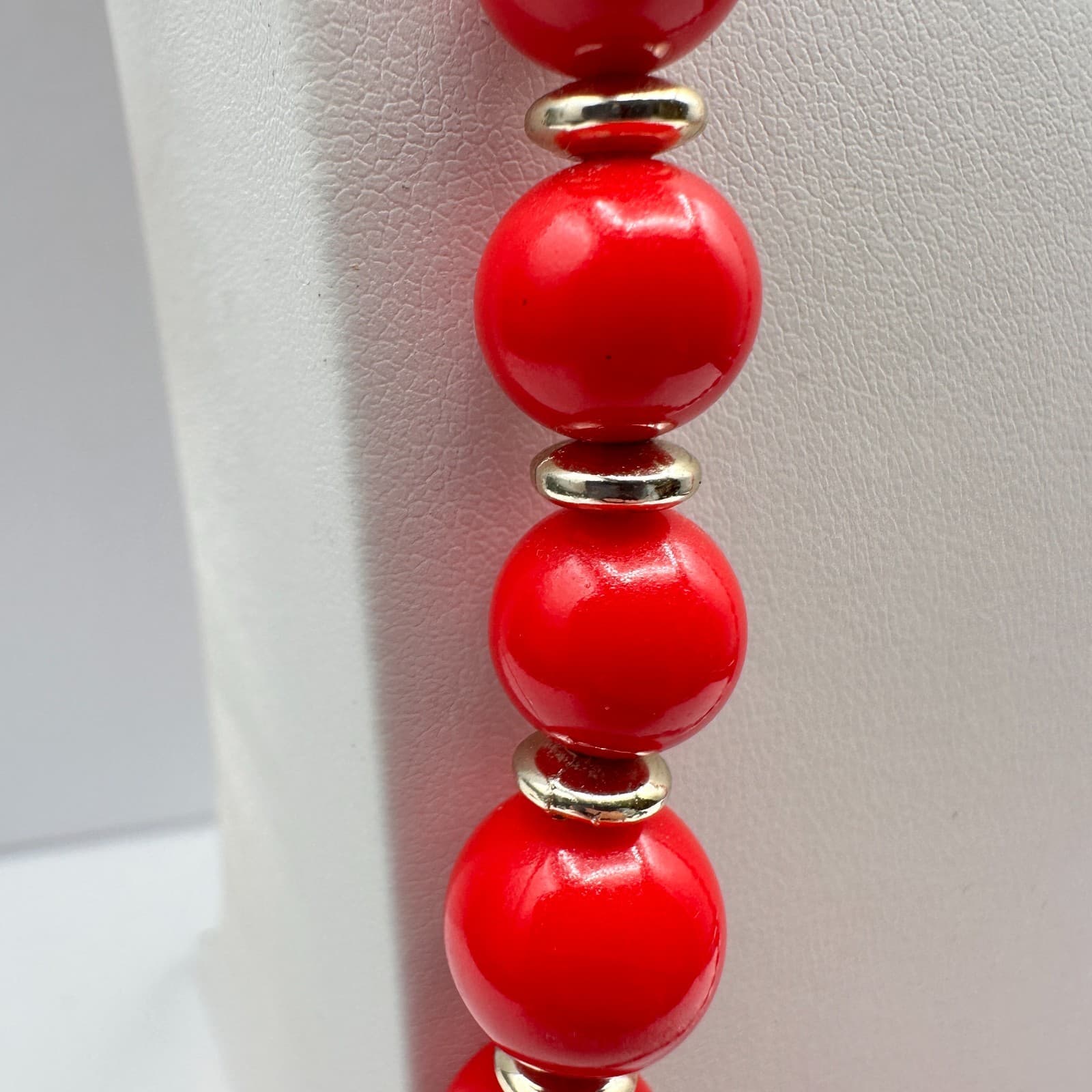 Vintage 80s Red Resin Bead Statement Necklace Gold Tone Spacers Fashion Jewelry - Thumbnail 6