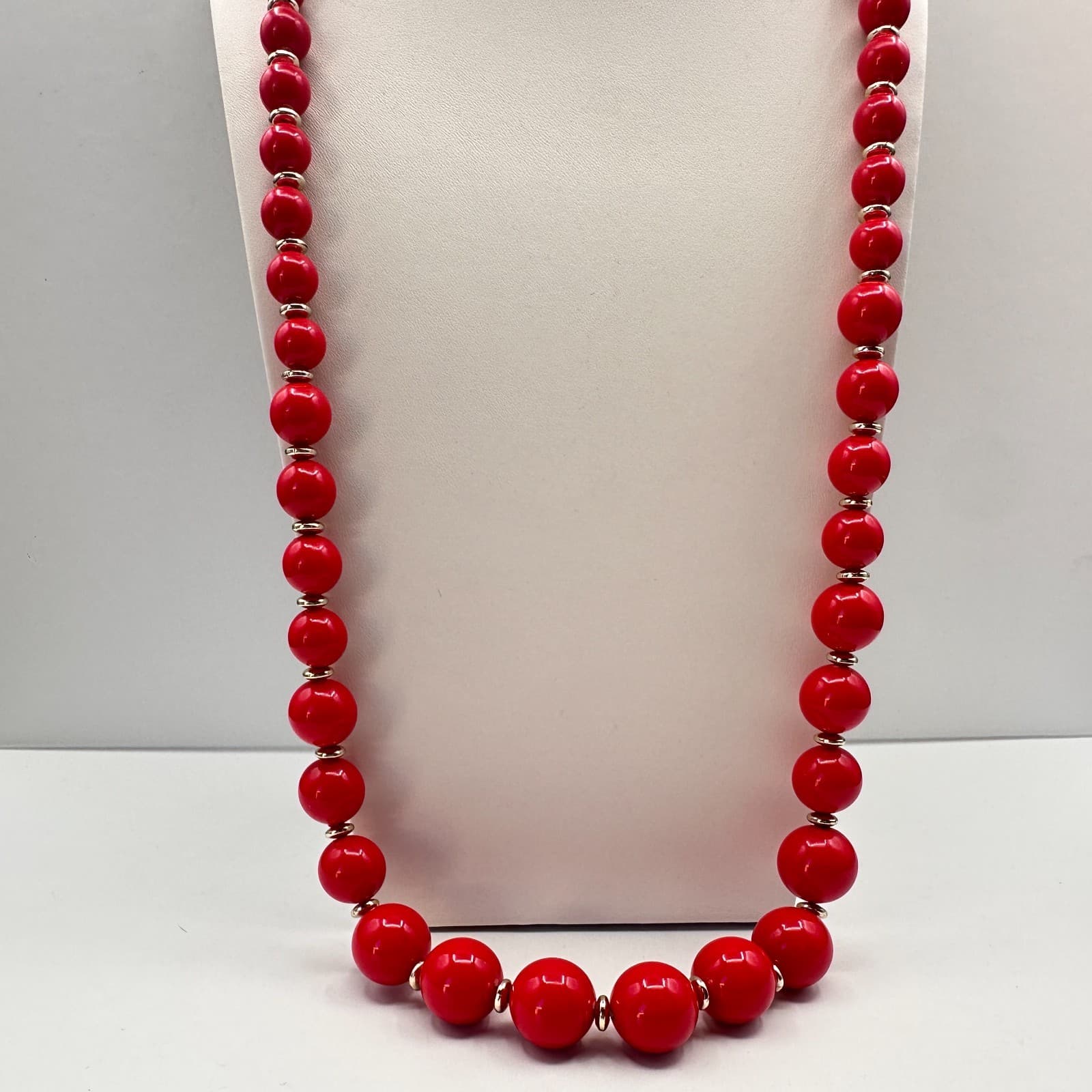 Vintage 80s Red Resin Bead Statement Necklace Gold Tone Spacers Fashion Jewelry - Thumbnail 8