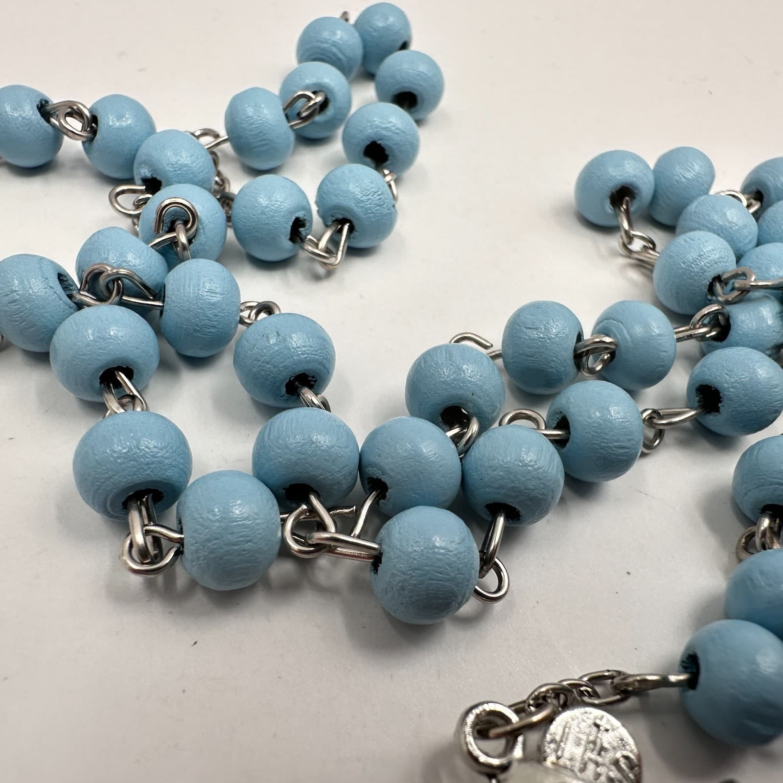 Vintage 90s Light Blue Beaded Crucifix Pendant Necklace Silver Tone Jewelry - Thumbnail 5