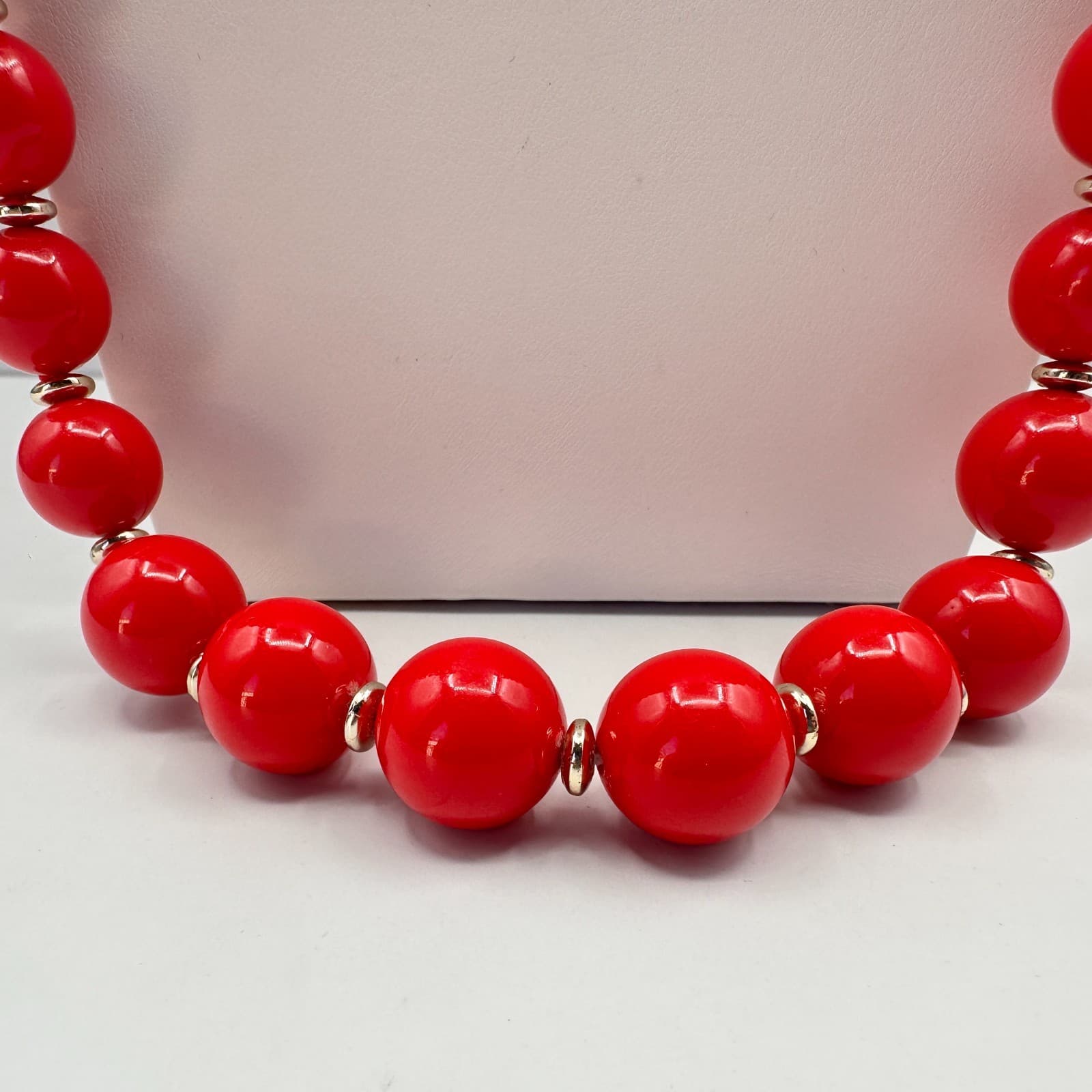 Vintage 80s Red Resin Bead Statement Necklace Gold Tone Spacers Fashion Jewelry - Thumbnail 4