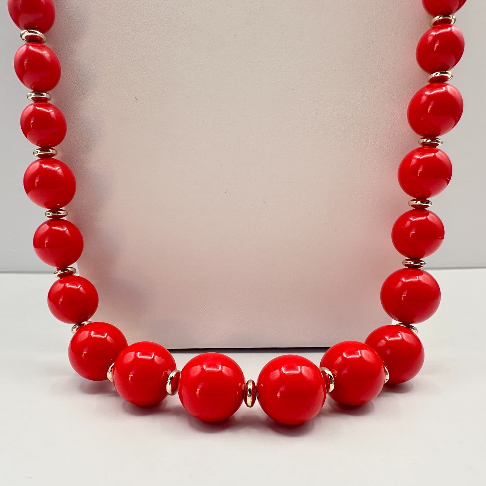 Vintage 80s Red Resin Bead Statement Necklace Gold Tone Spacers Fashion Jewelry - Thumbnail 3