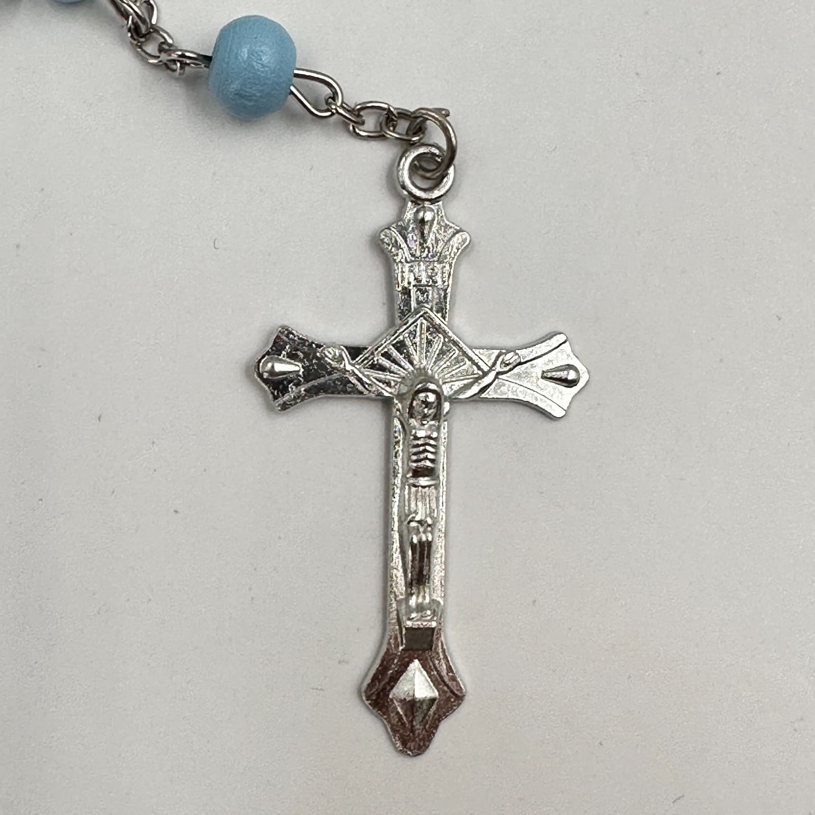 Vintage 90s Light Blue Beaded Crucifix Pendant Necklace Silver Tone Jewelry - Thumbnail 7