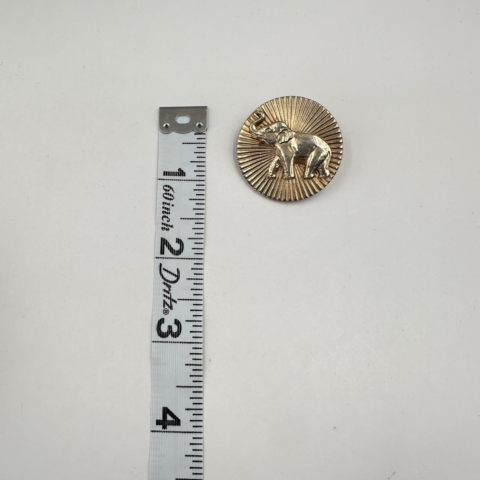 Vintage 80s Gold Tone Elephant Round Brooch Pin Women's Classic Fashion Jewelry - Thumbnail 6