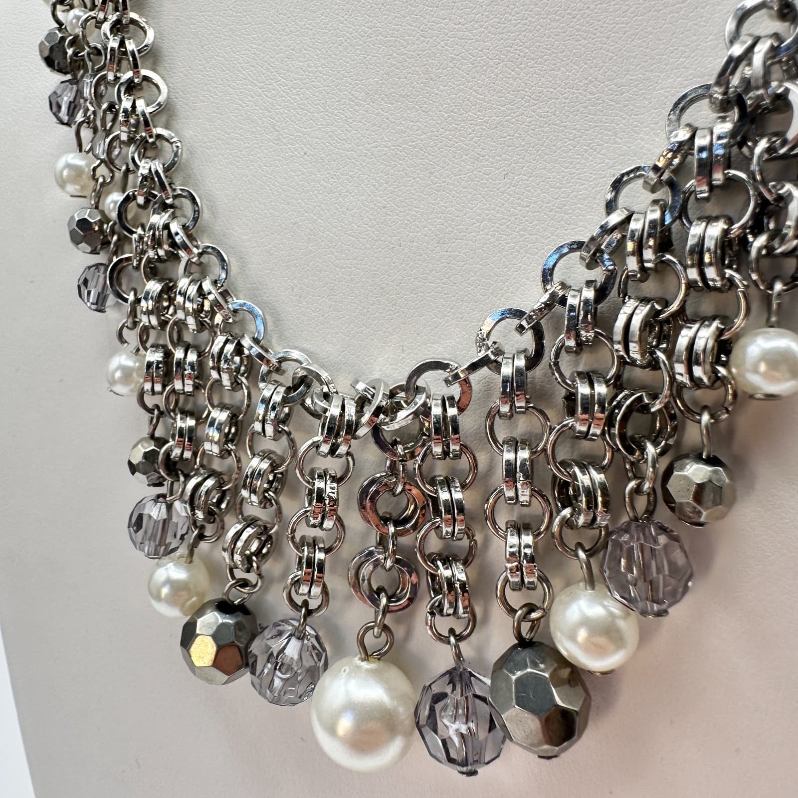Vintage 90s Silver Tone Bib Necklace Faux Pearl Beaded Charm Women's Jewelry - Thumbnail 7