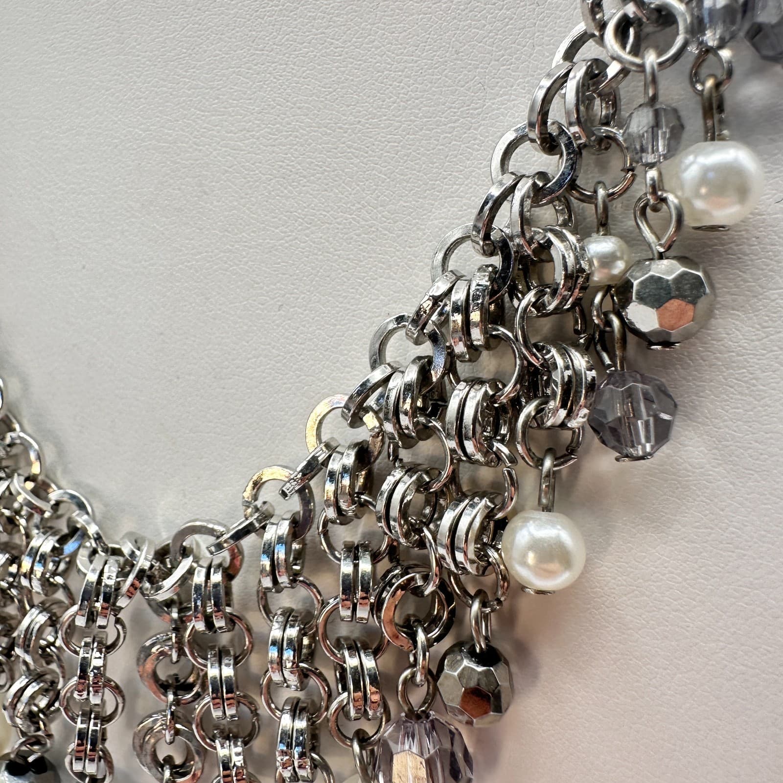 Vintage 90s Silver Tone Bib Necklace Faux Pearl Beaded Charm Women's Jewelry - Thumbnail 8