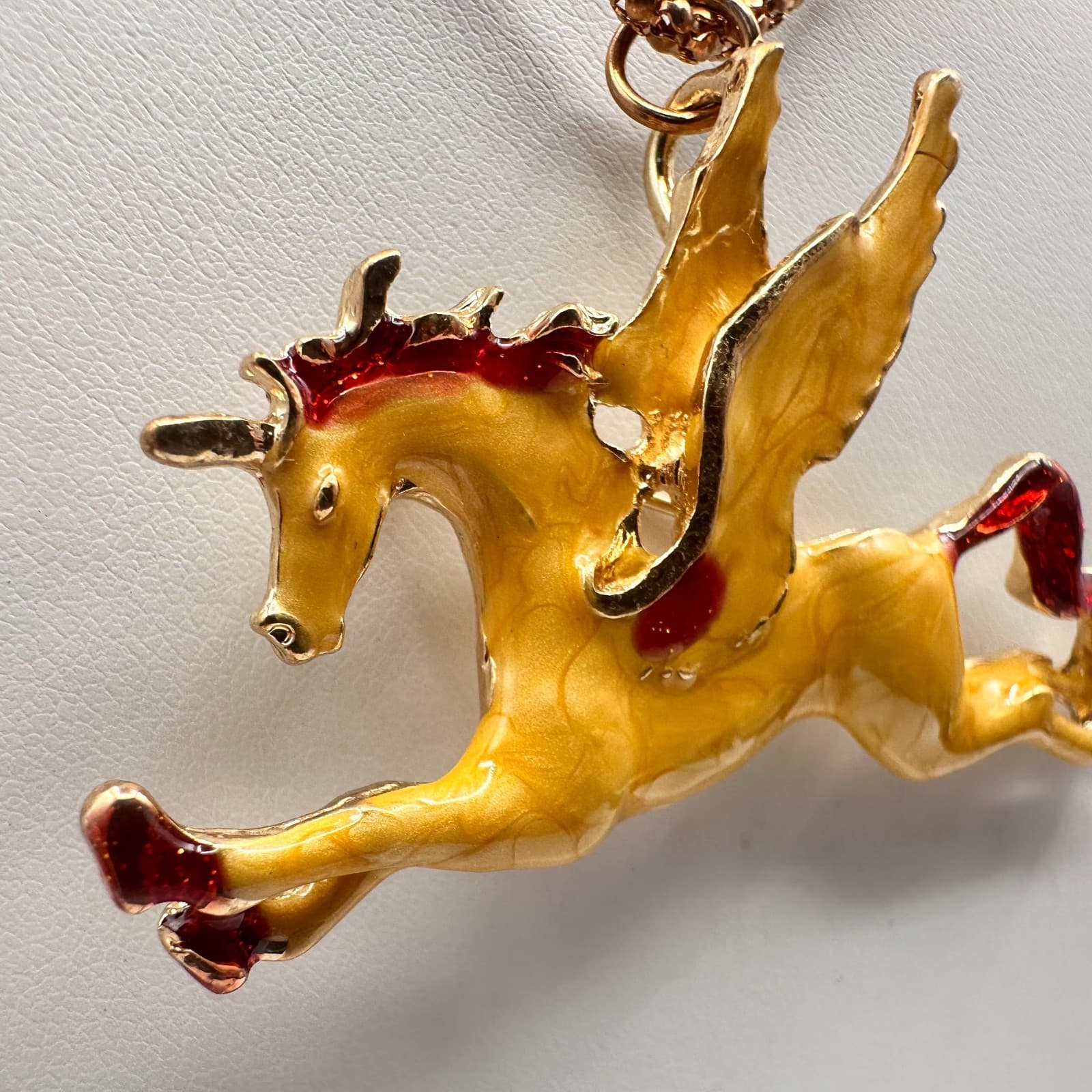 Vintage 80s Unicorn Pegasus Brooch-Pendant Necklace Yellow Red Enamel Jewelry - Thumbnail 4