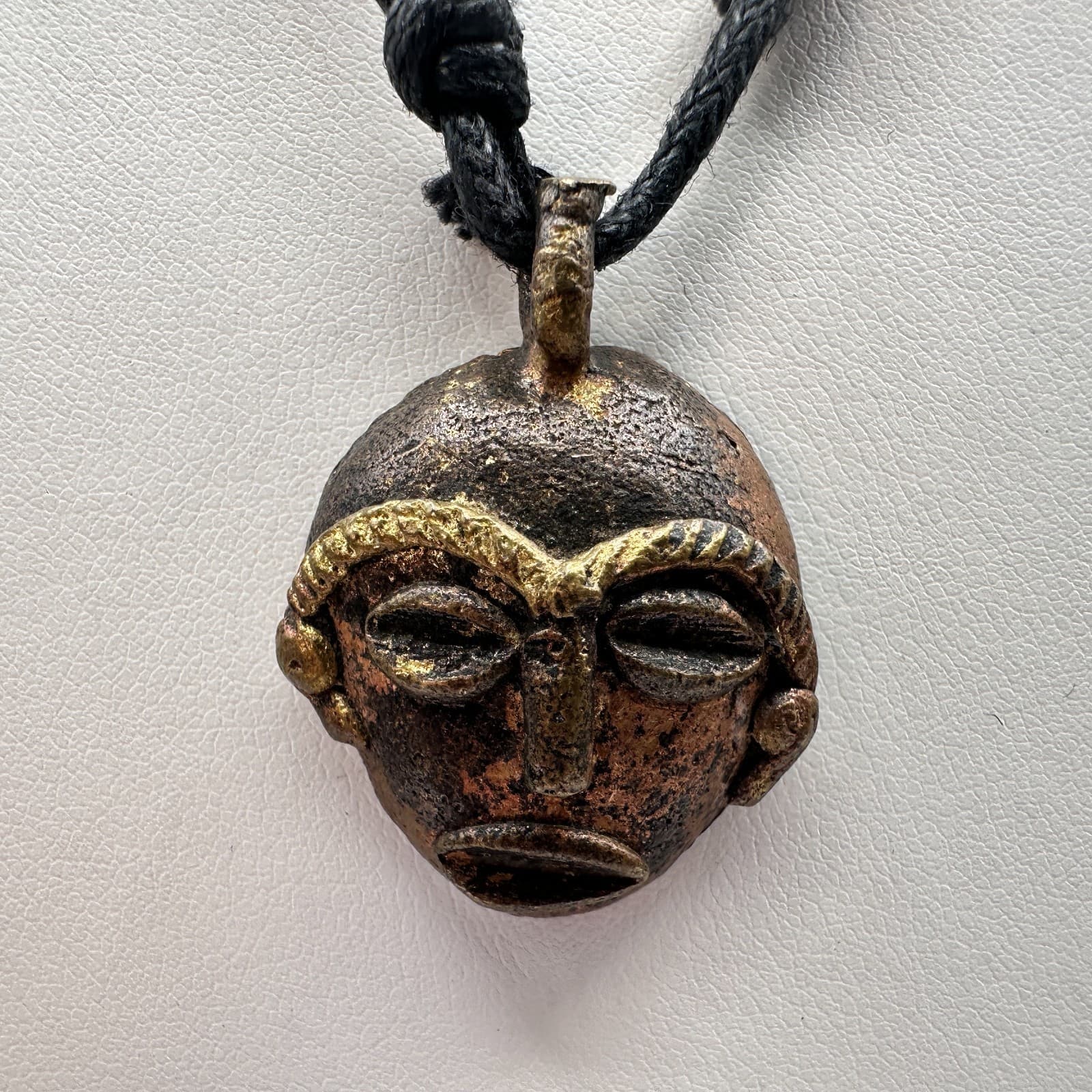 Vintage 90s Bronze Tone Tribal Mask Pendant Necklace Women's Classic Jewelry - Thumbnail 3