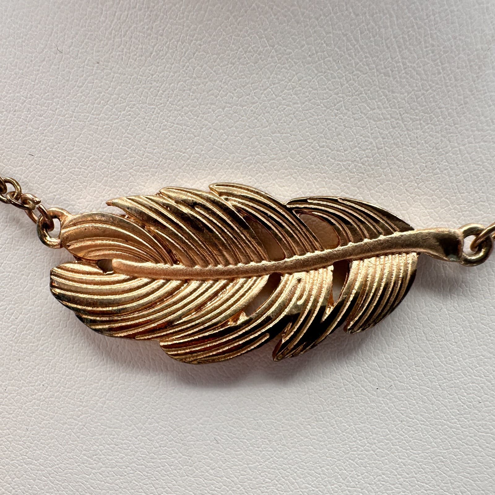 Vintage 90s Pink Stone Gold Tone Tassel Feather Necklace Women's Fashion Jewelry - Thumbnail 4