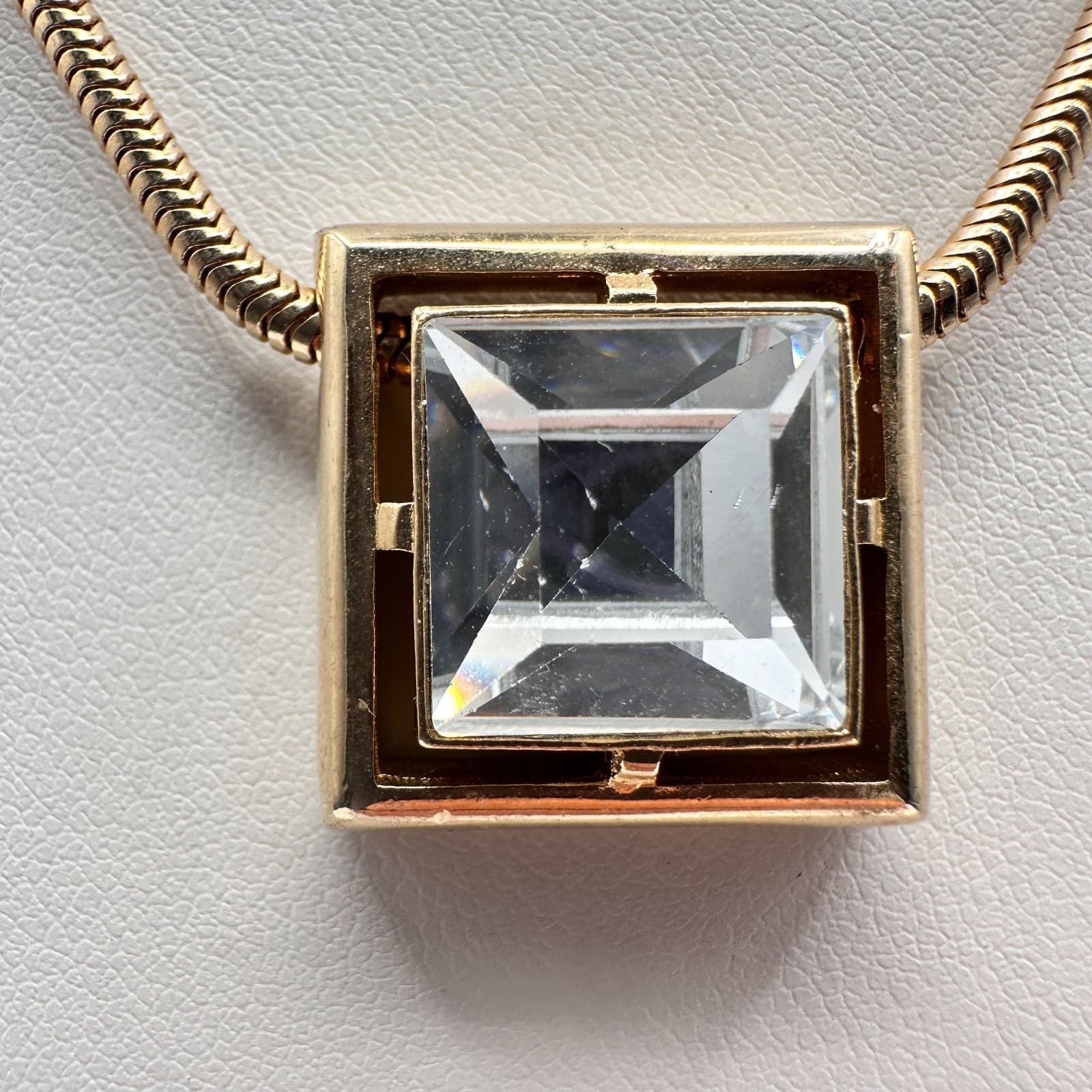 Vintage 90s Avon Gold Tone Square Rhinestone Pendant Snake Skin Necklace Jewelry - Thumbnail 3