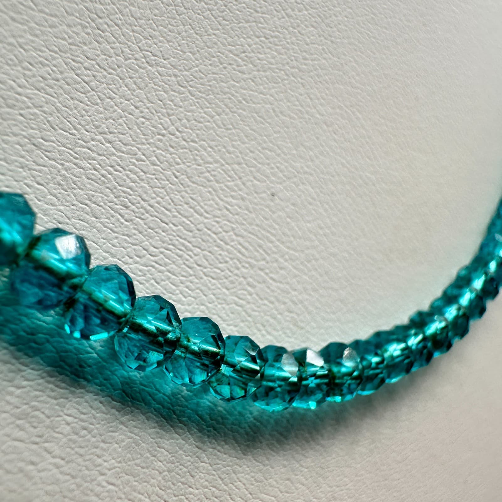 Vintage 90s Teal Blue Glass Bead Necklace Gold Tone Barrel Clasp Fashion Jewelry - Thumbnail 6