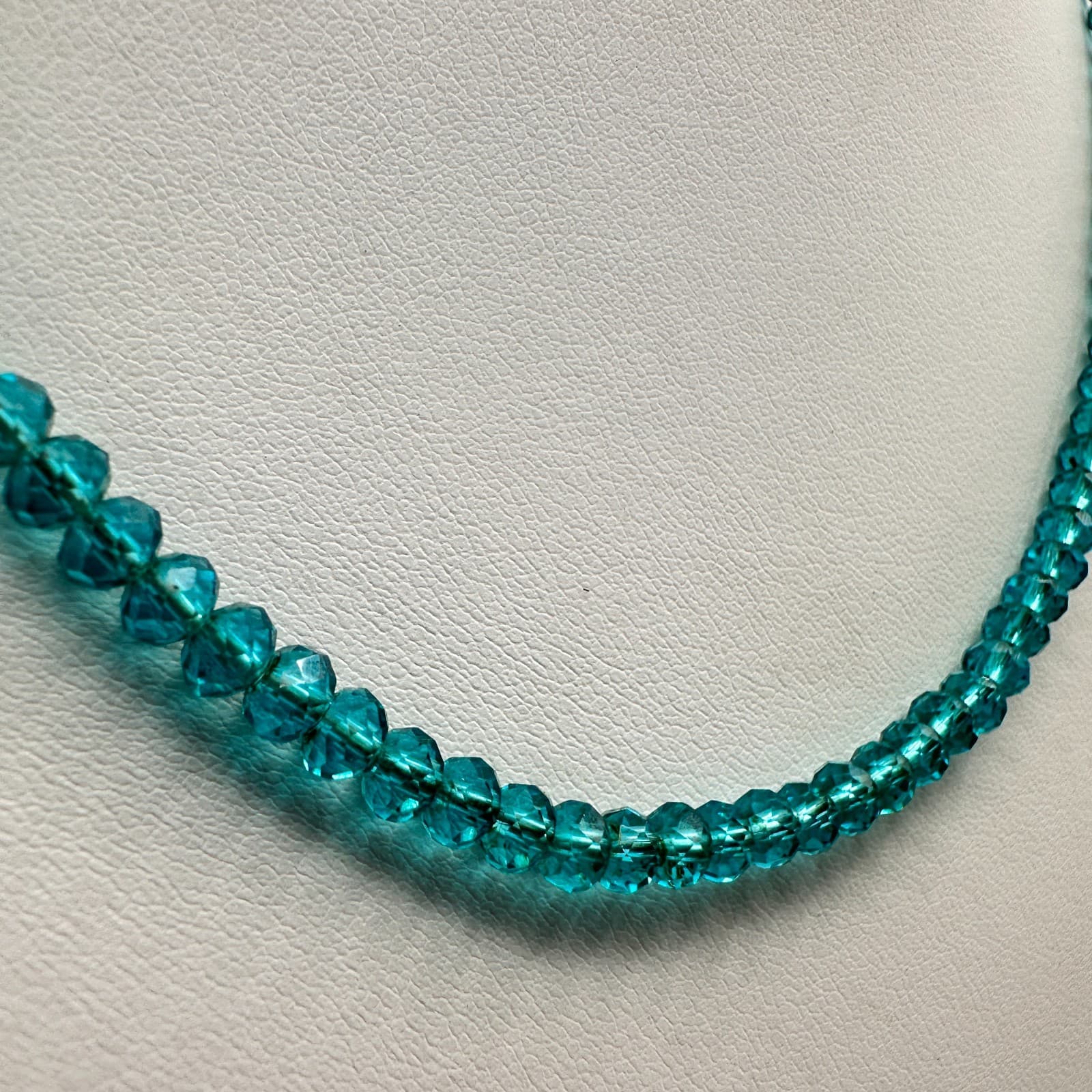 Vintage 90s Teal Blue Glass Bead Necklace Gold Tone Barrel Clasp Fashion Jewelry - Thumbnail 4