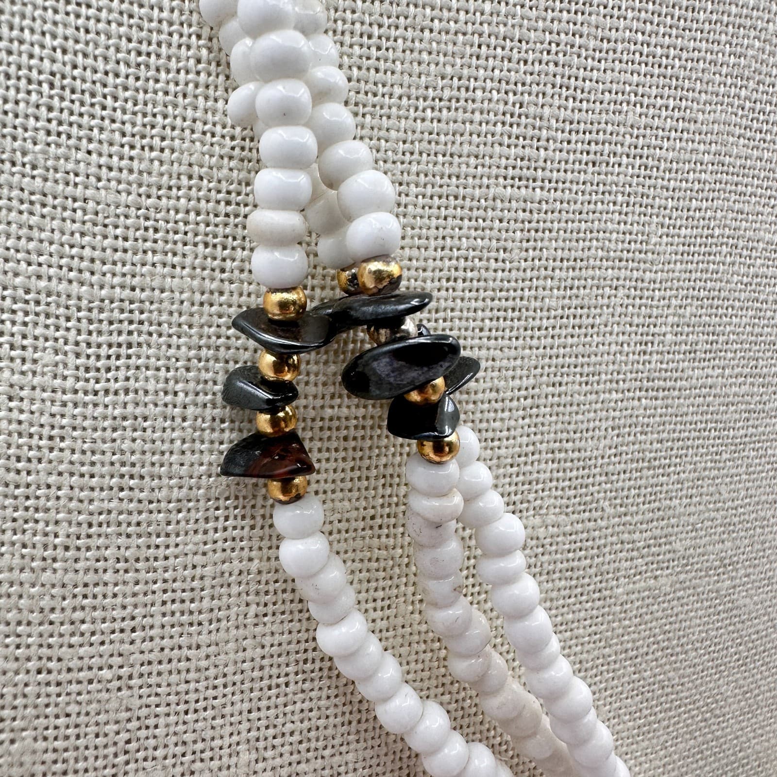 Vintage 90s Gold Tone Multi Strand White Seed Beaded Chips Necklace Jewelry - Thumbnail 3