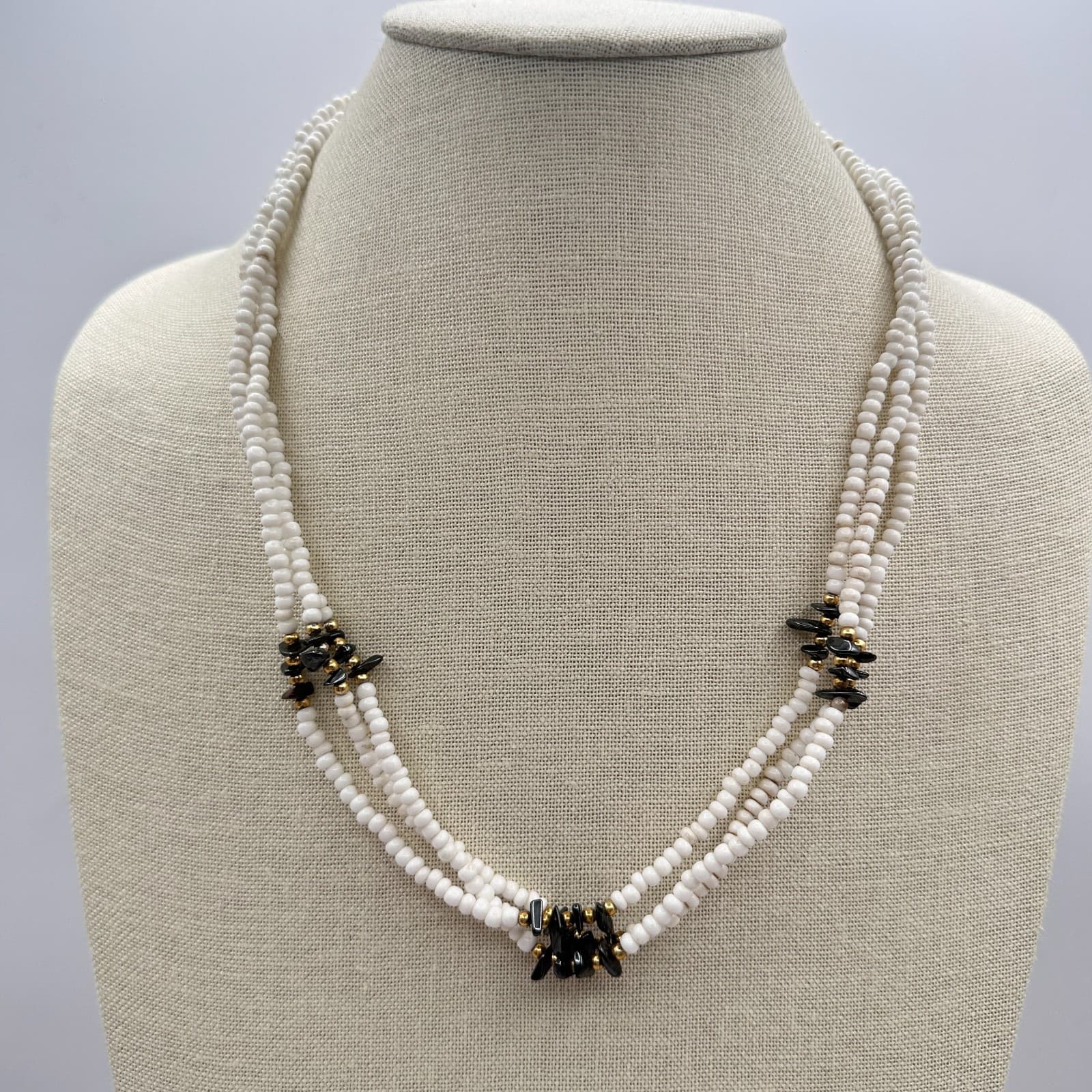 Vintage 90s Gold Tone Multi Strand White Seed Beaded Chips Necklace Jewelry - Thumbnail 8