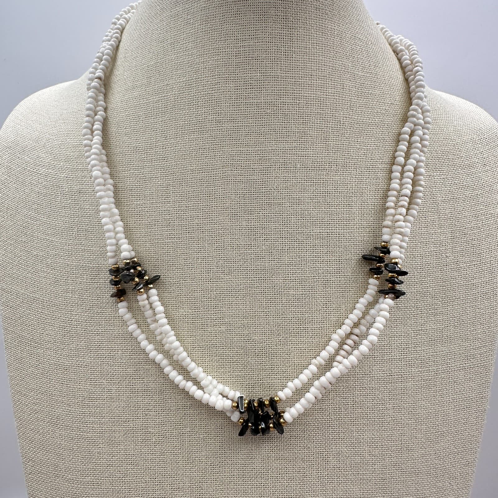 Vintage 90s Gold Tone Multi Strand White Seed Beaded Chips Necklace Jewelry - Thumbnail 7