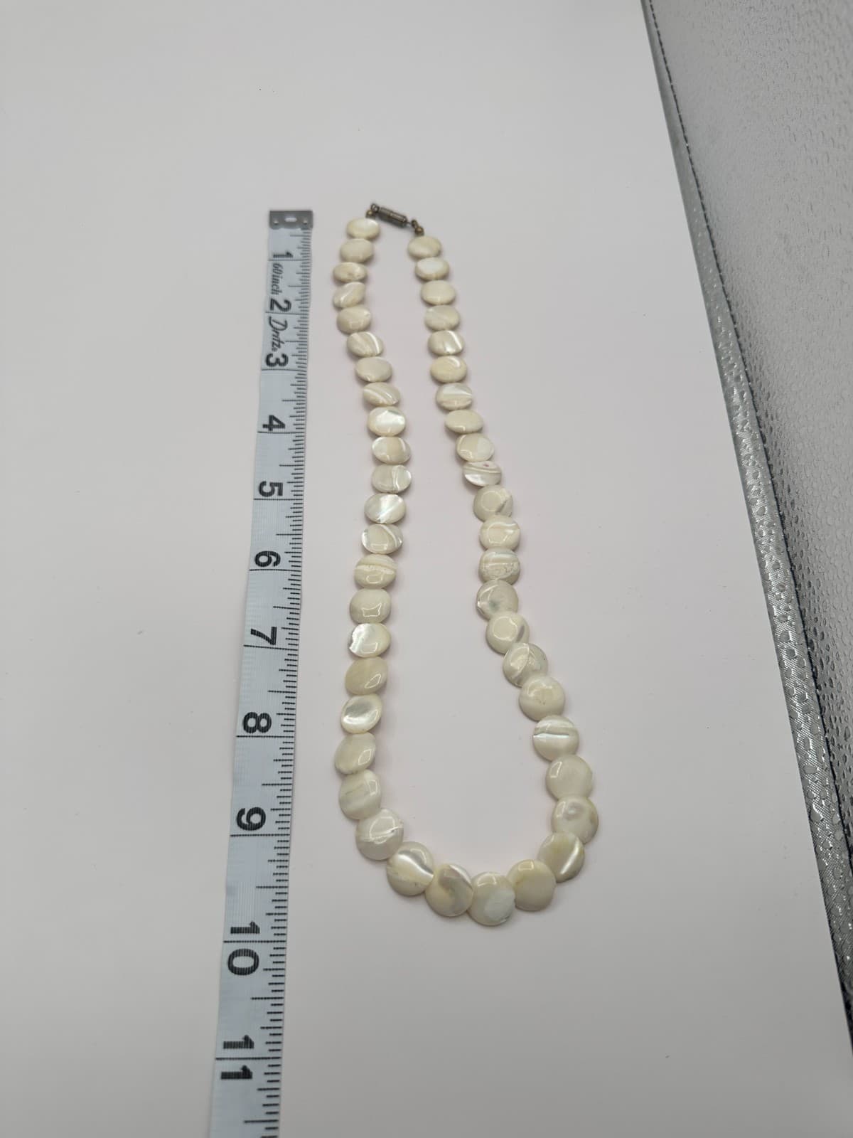 Vintage 90s Silver Tone Cream Iridescent Shell Disc Beaded Necklace Jewelry - Thumbnail 9