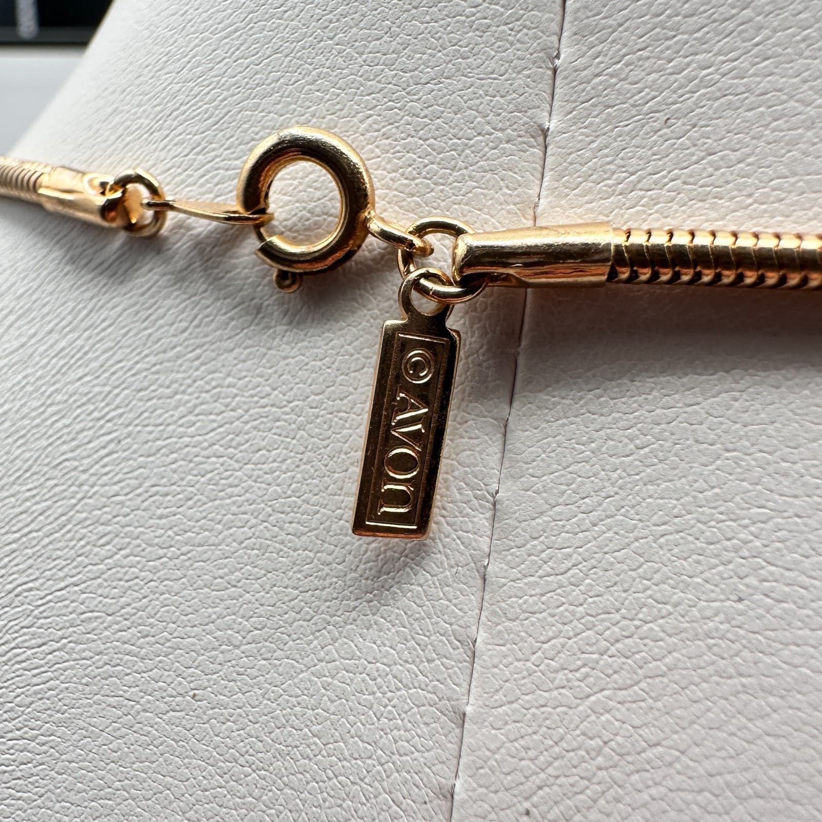 Vintage 90s Avon Gold Tone Square Rhinestone Pendant Snake Skin Necklace Jewelry - Thumbnail 8