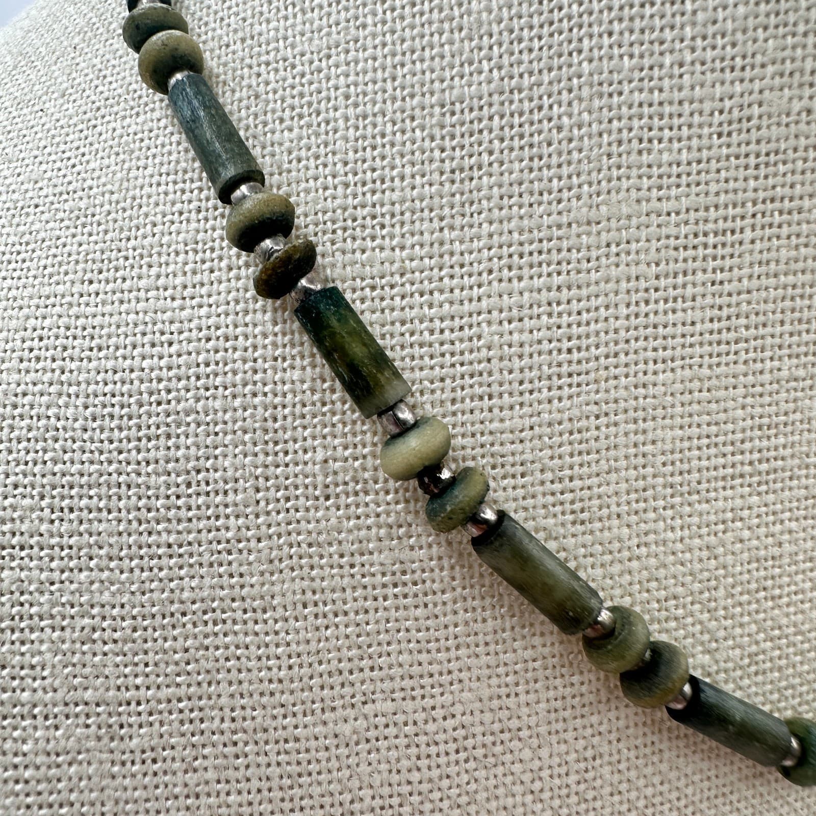 Vintage 90s Green Tube & Flat Disc Stone Beaded Necklace Silver Tone Jewelry - Thumbnail 3