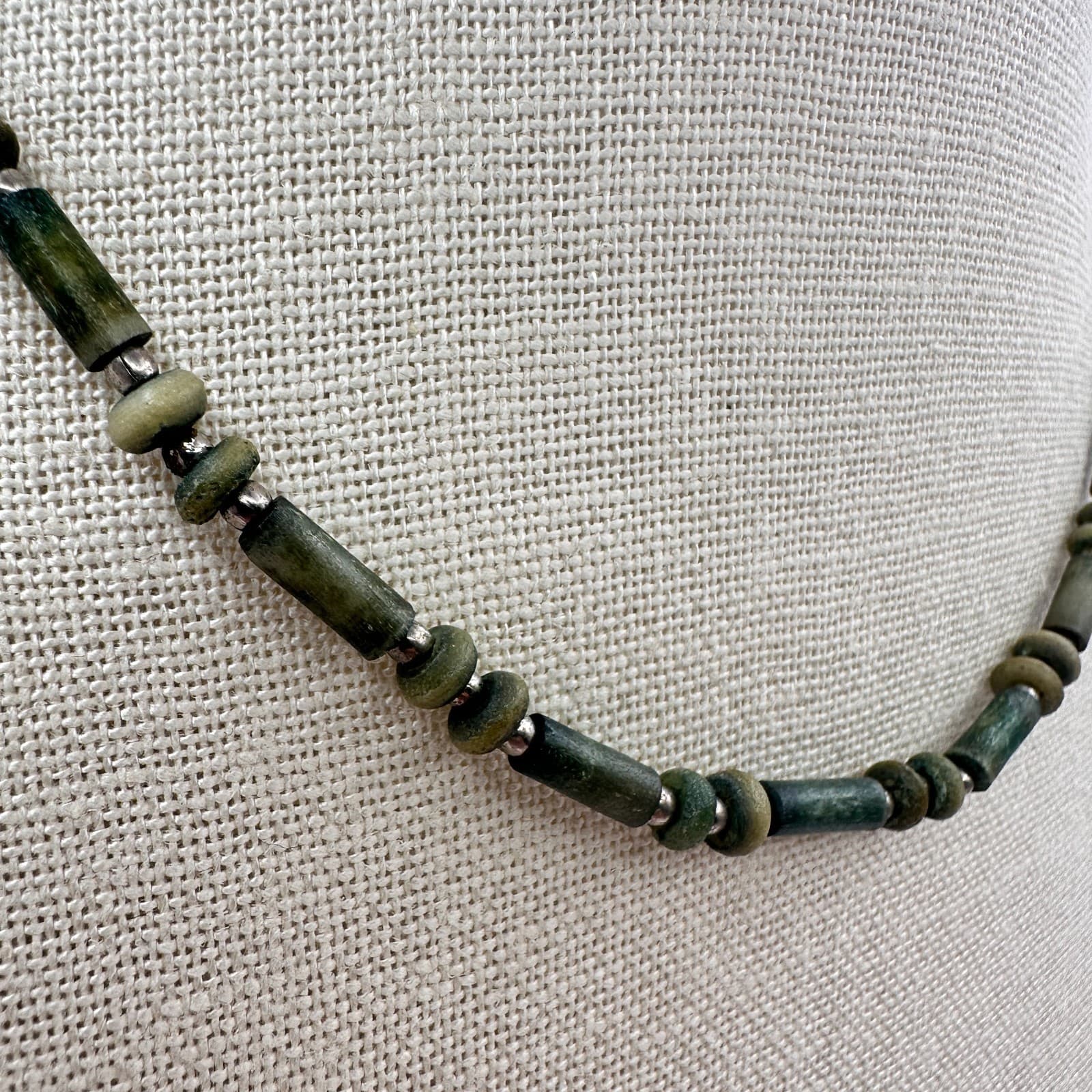 Vintage 90s Green Tube & Flat Disc Stone Beaded Necklace Silver Tone Jewelry - Thumbnail 4