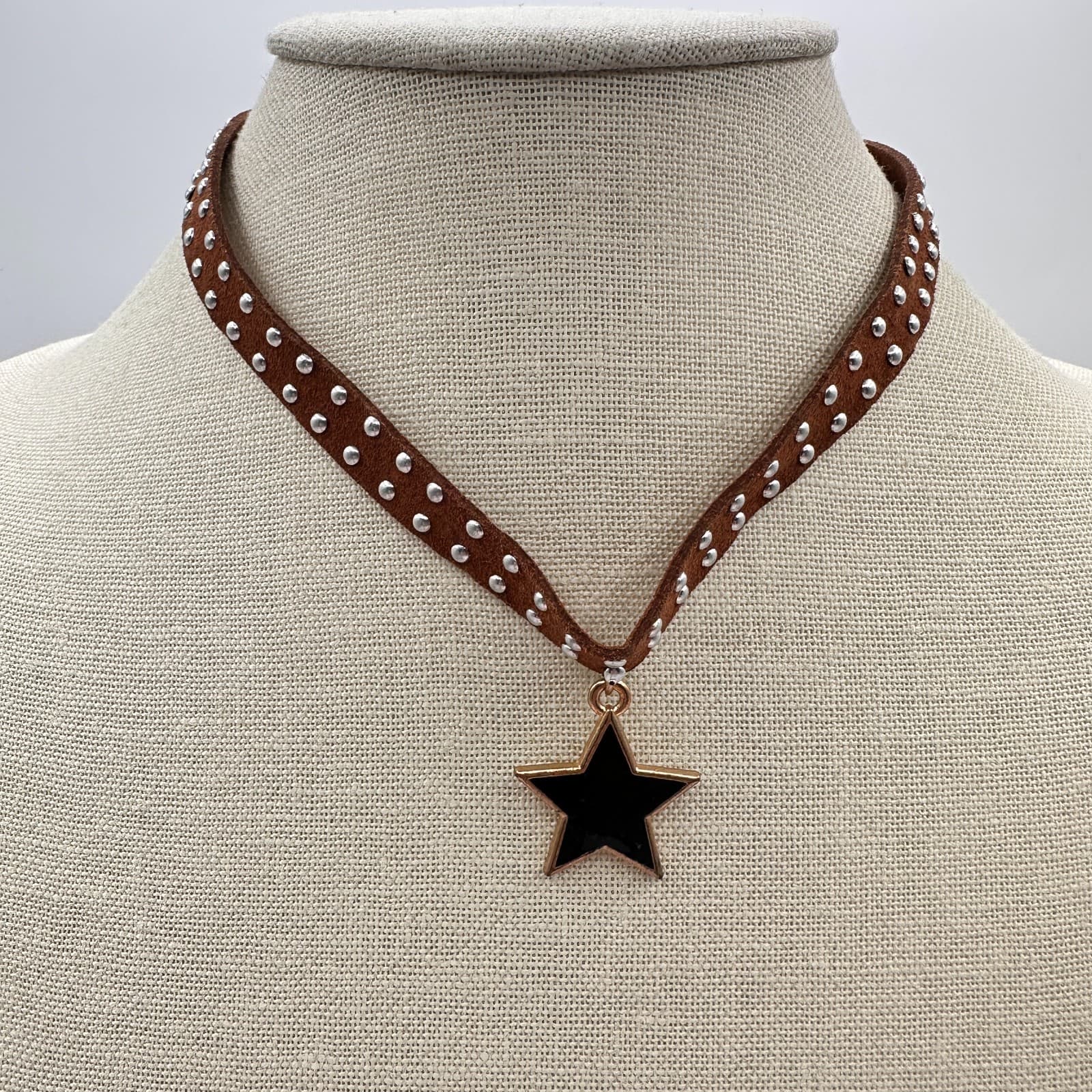 Vintage 90s Brown Studded Black Enamel Star Pendant Necklace Silver Tone Jewelry - Image 1