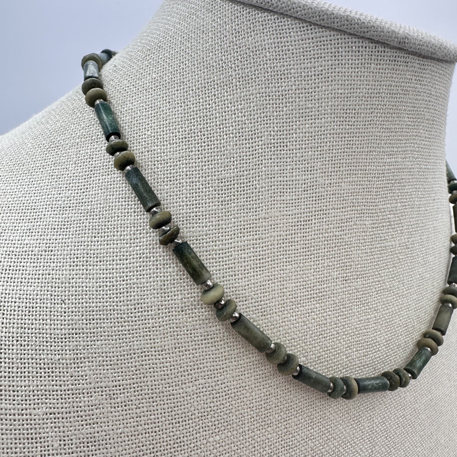 Vintage 90s Green Tube & Flat Disc Stone Beaded Necklace Silver Tone Jewelry - Thumbnail 5