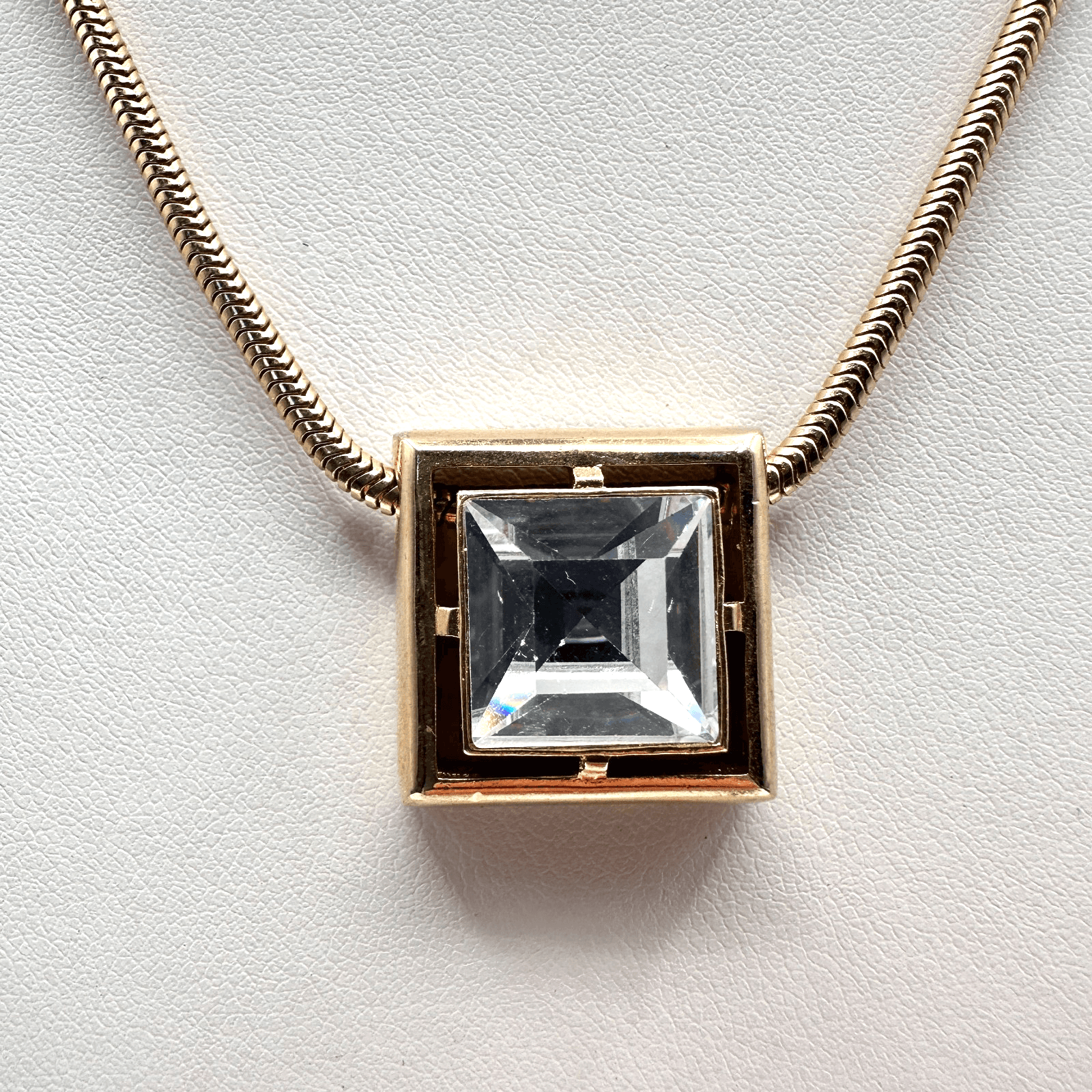 Vintage 90s Avon Gold Tone Square Rhinestone Pendant Snake Skin Necklace Jewelry - Image 1