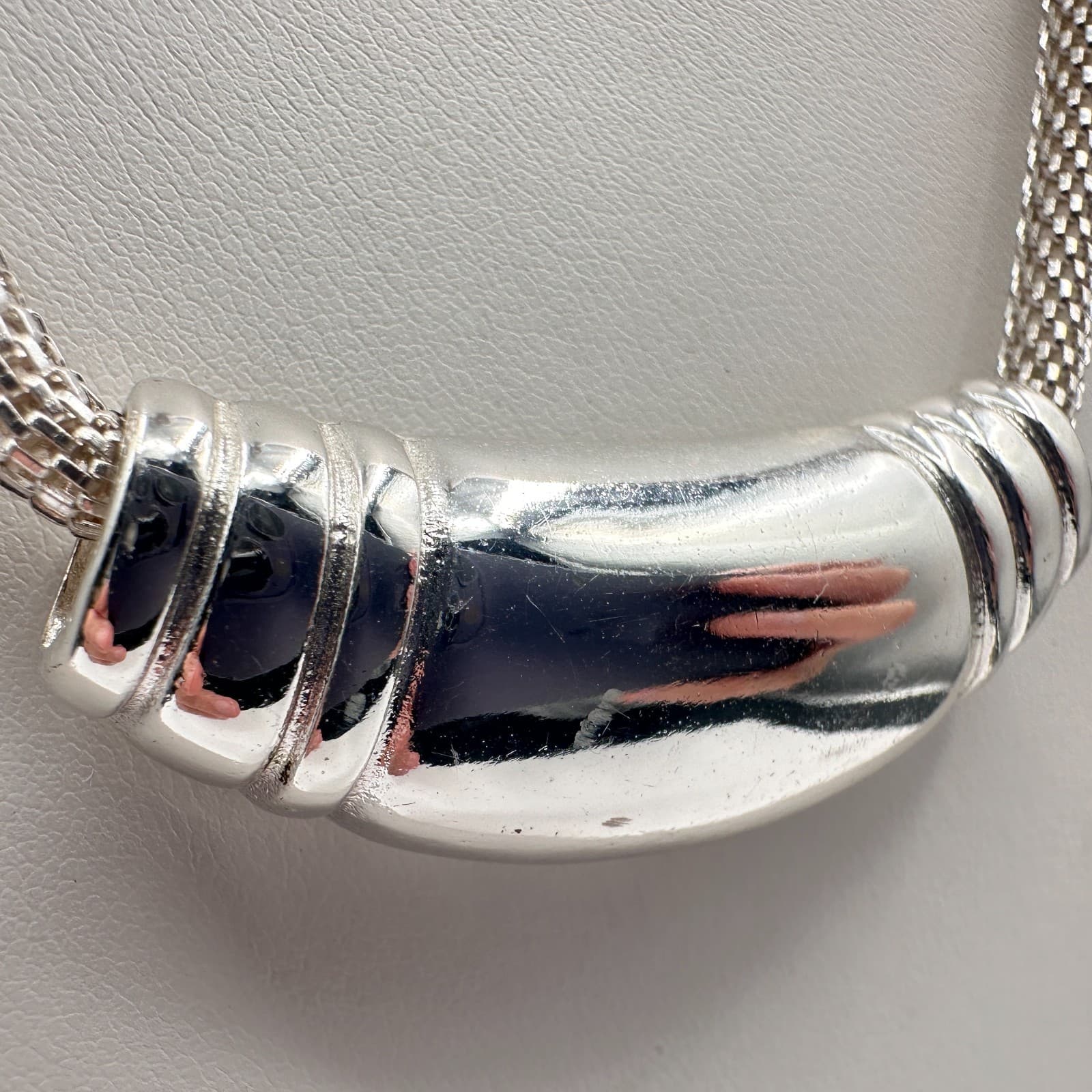 Vintage 90s LC Silver Tone Bold Curved Bar Mesh Chain Necklace Minimalist - Thumbnail 4