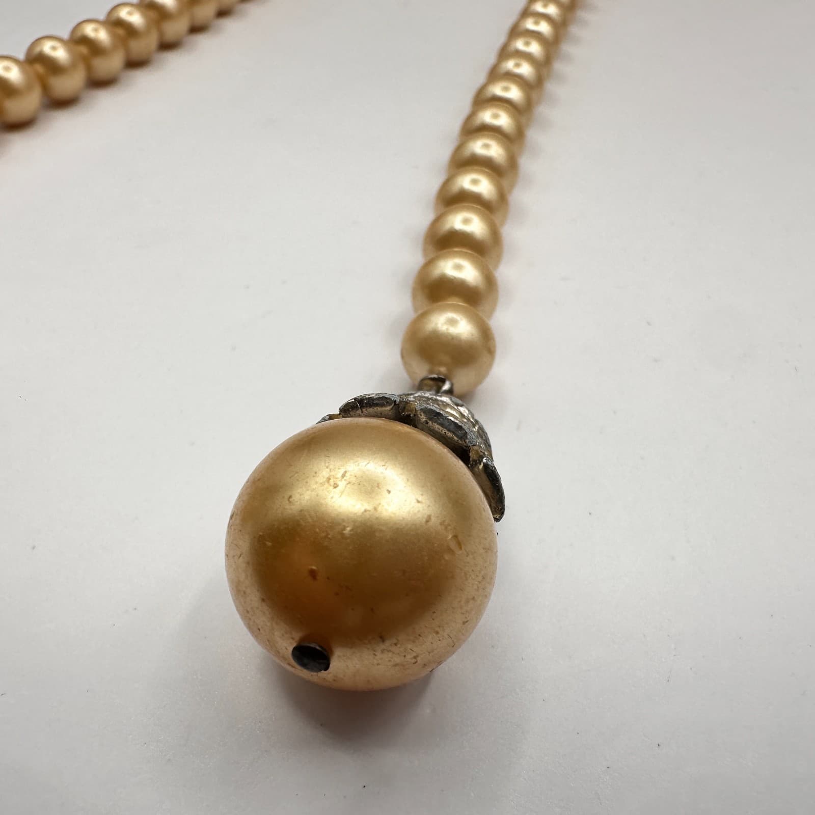 Vintage 90s Gold Tone Faux Pearl Lariat Necklace Statement Fashion Jewelry - Thumbnail 4