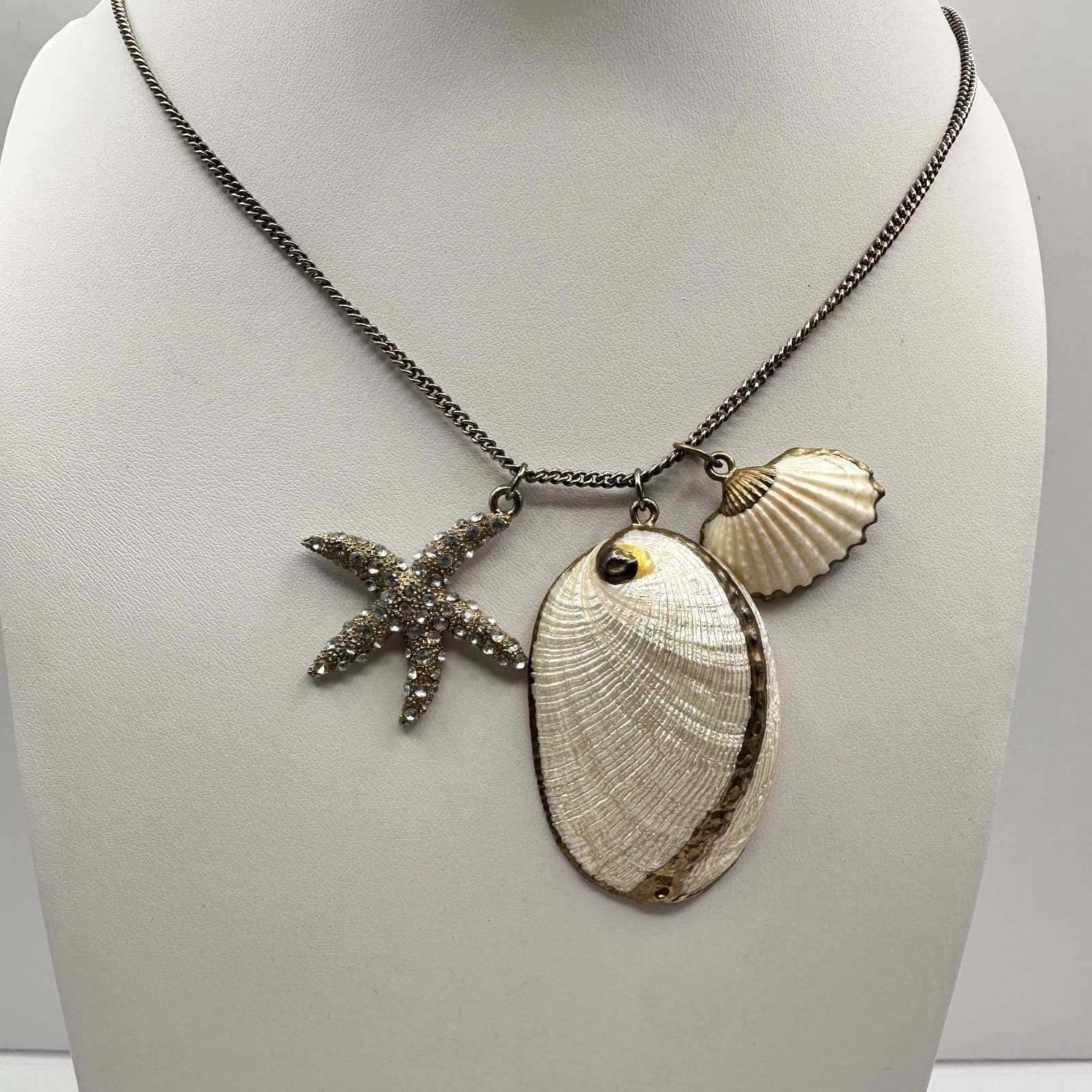 Vintage 90s Nautical Starfish Shell Charm Necklace Gold Tone Glass Boho Jewelry - Thumbnail 2