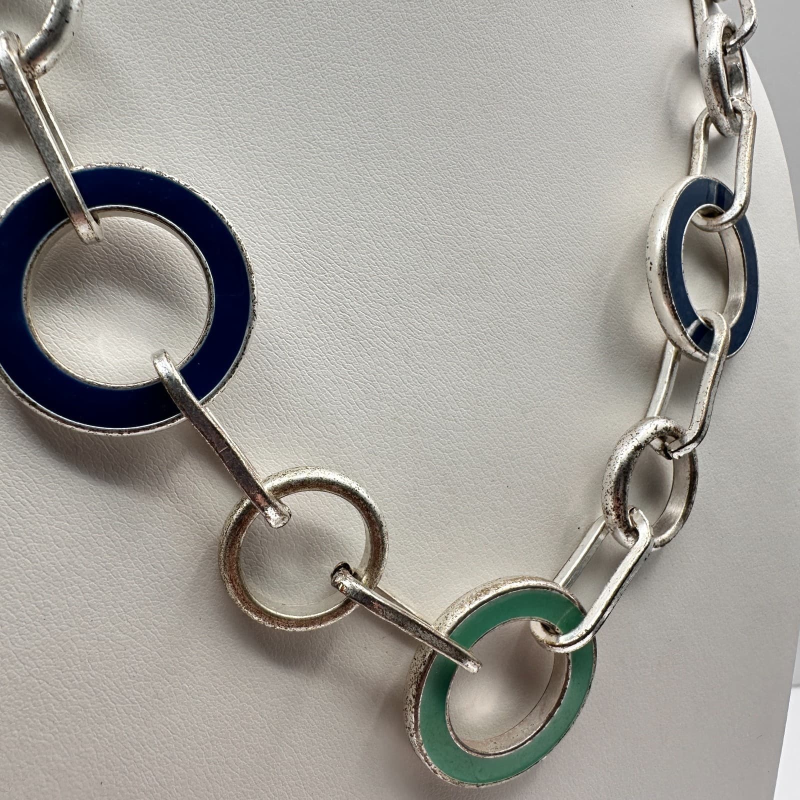 Vintage 90s Silver Tone Enamel Circle Link Statement Necklace Classic Jewelry - Thumbnail 3