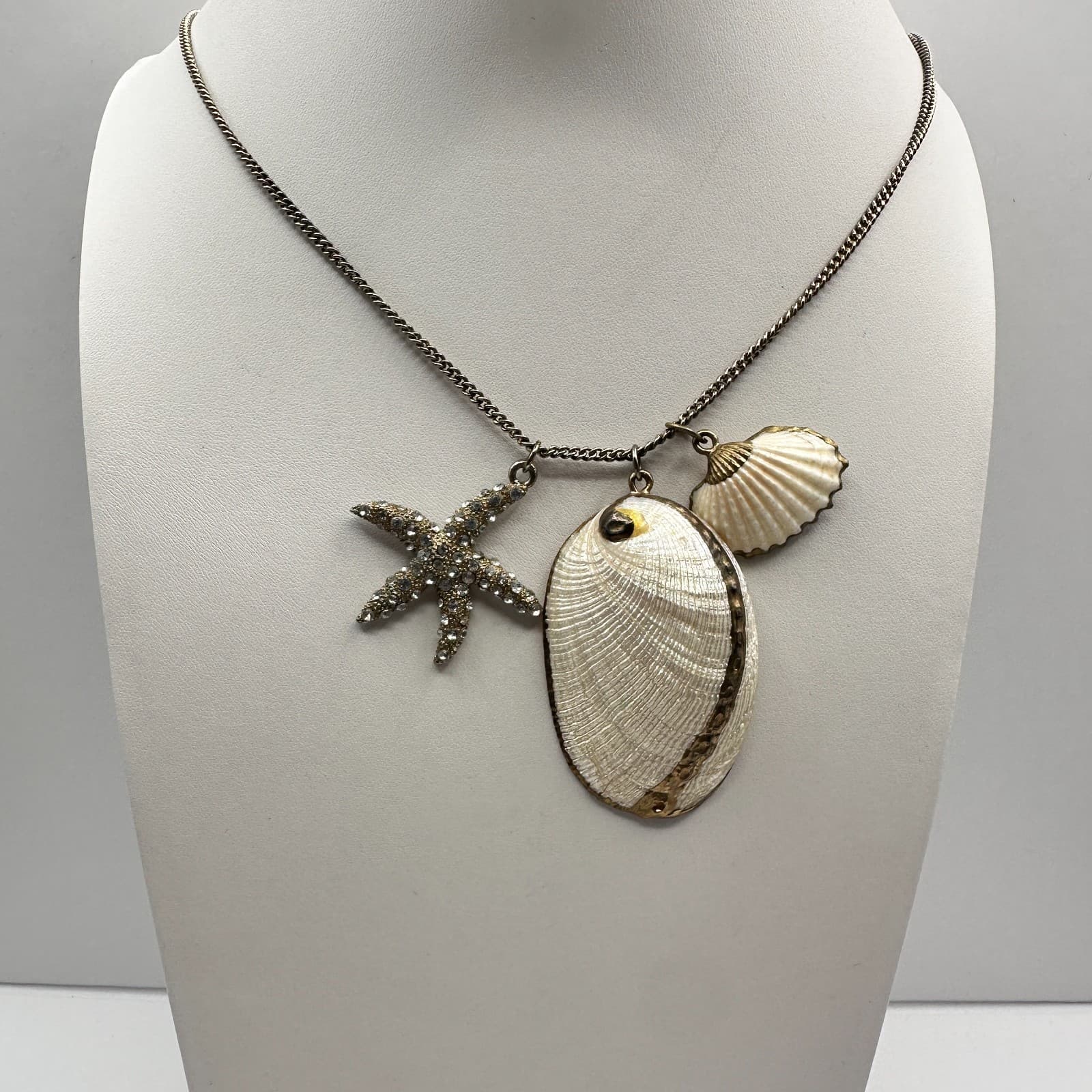 Vintage 90s Nautical Starfish Shell Charm Necklace Gold Tone Glass Boho Jewelry - Thumbnail 3